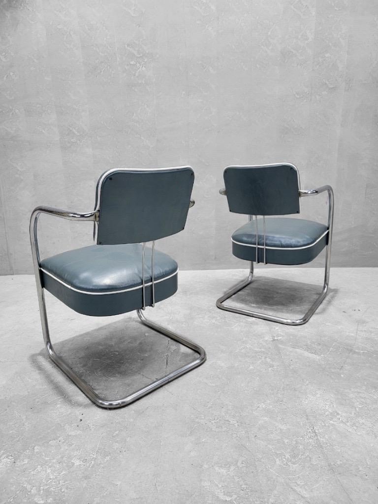 Art Deco Freischwinger Stühle Kem Weber für Lloyd's Style Neu gepolstert - Paar (amerikanisch) im Angebot