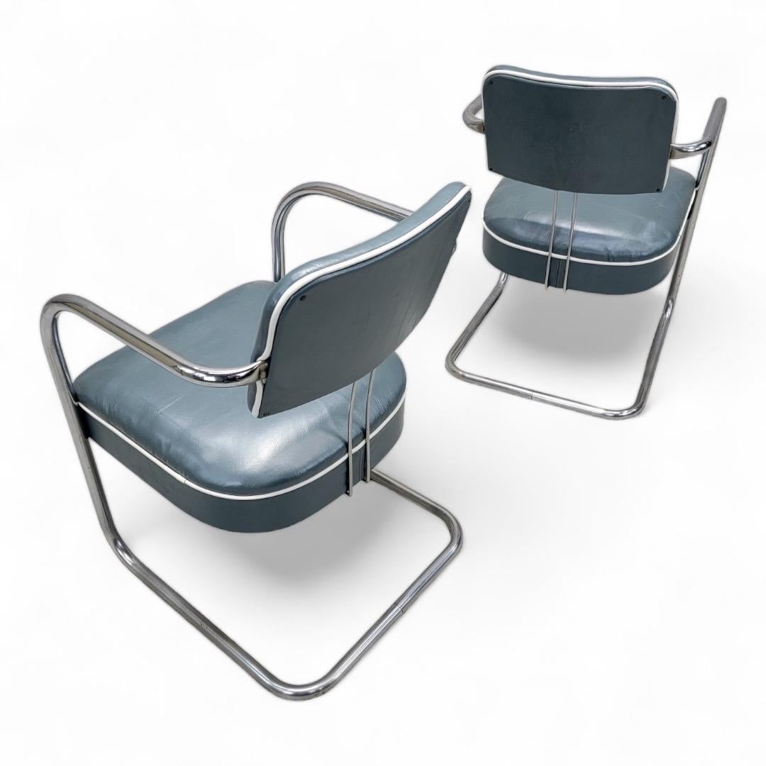 Art Deco Freischwinger Stühle Kem Weber für Lloyd's Style Neu gepolstert - Paar im Zustand „Gut“ im Angebot in Chicago, IL