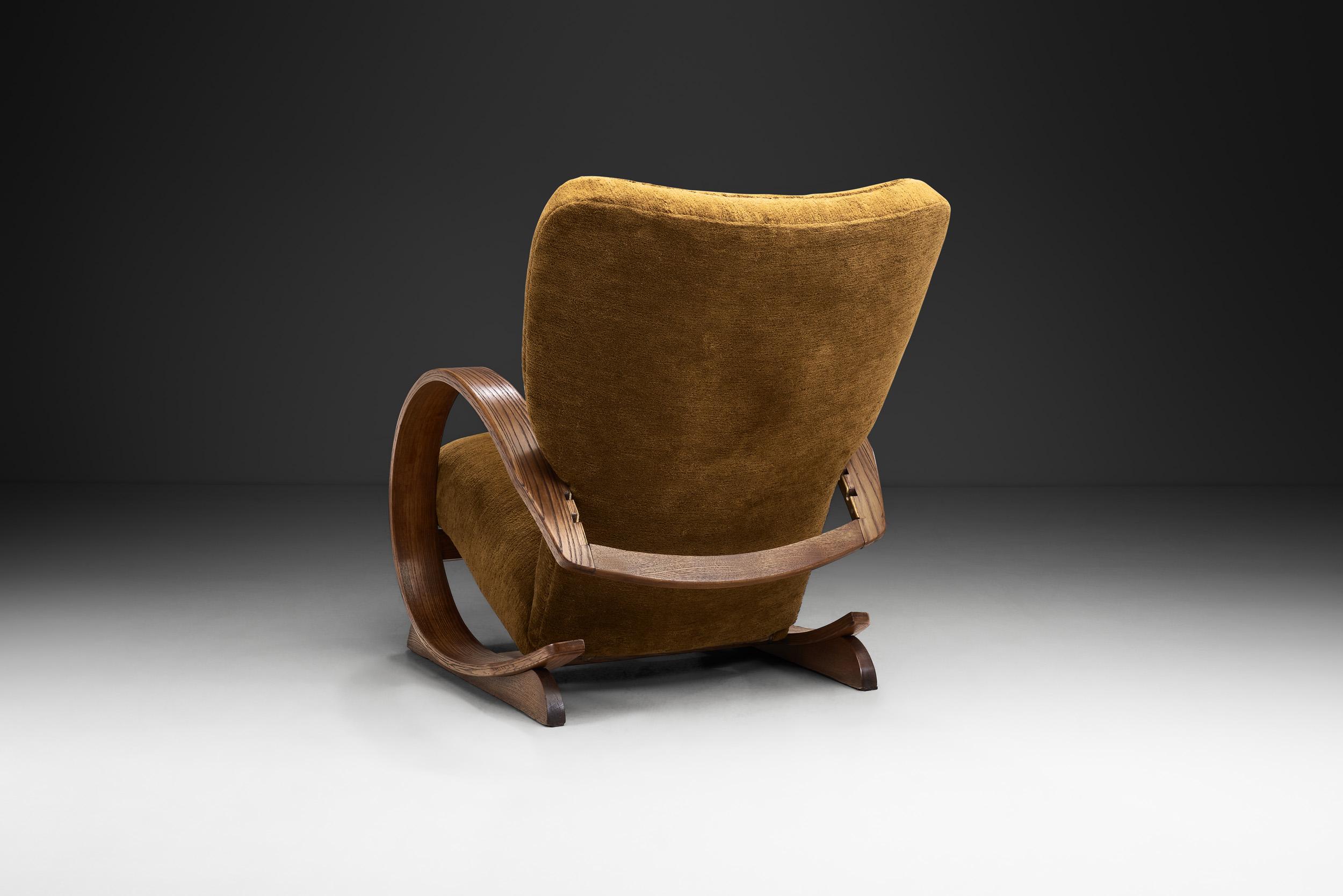 European Art Deco Cantilever Lounge Chair, Europe ca 1930s