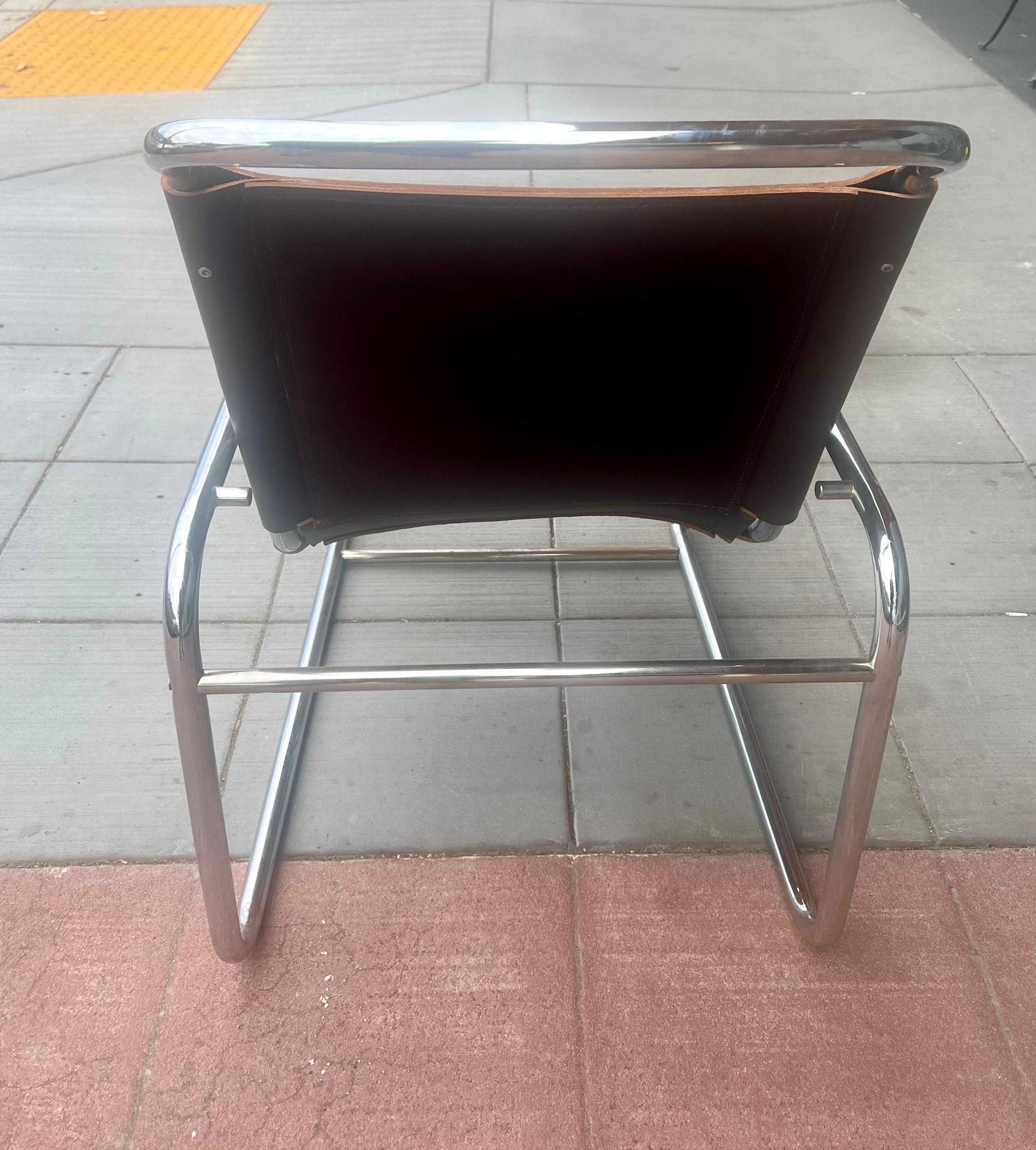 Art Deco Cantilever Marcel Breuer B35 Brown Leather Lounge Chair In Excellent Condition For Sale In San Diego, CA