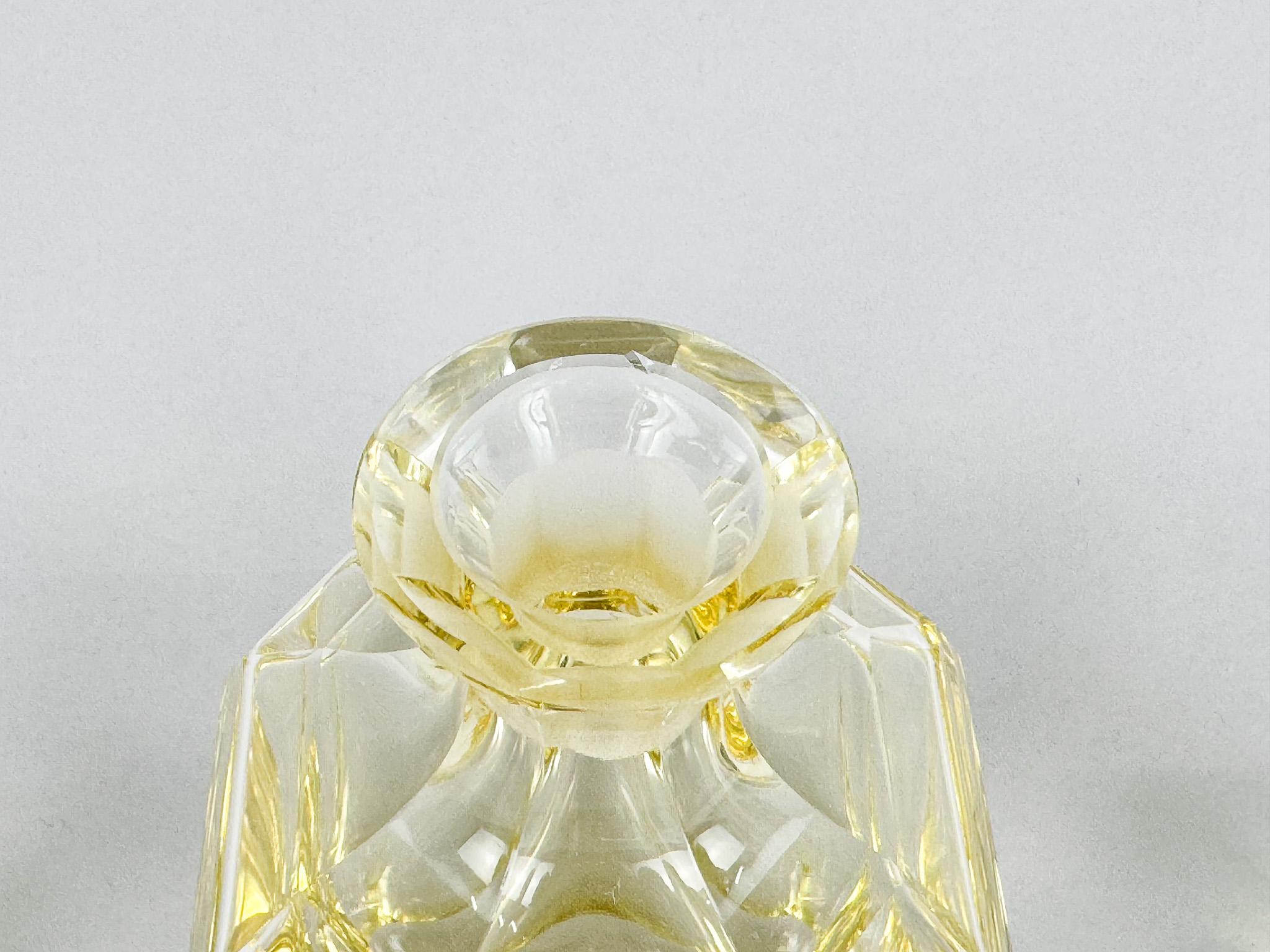 Art Deco Carafe Decanter with 6 Glasses, Labeled For Sale 2