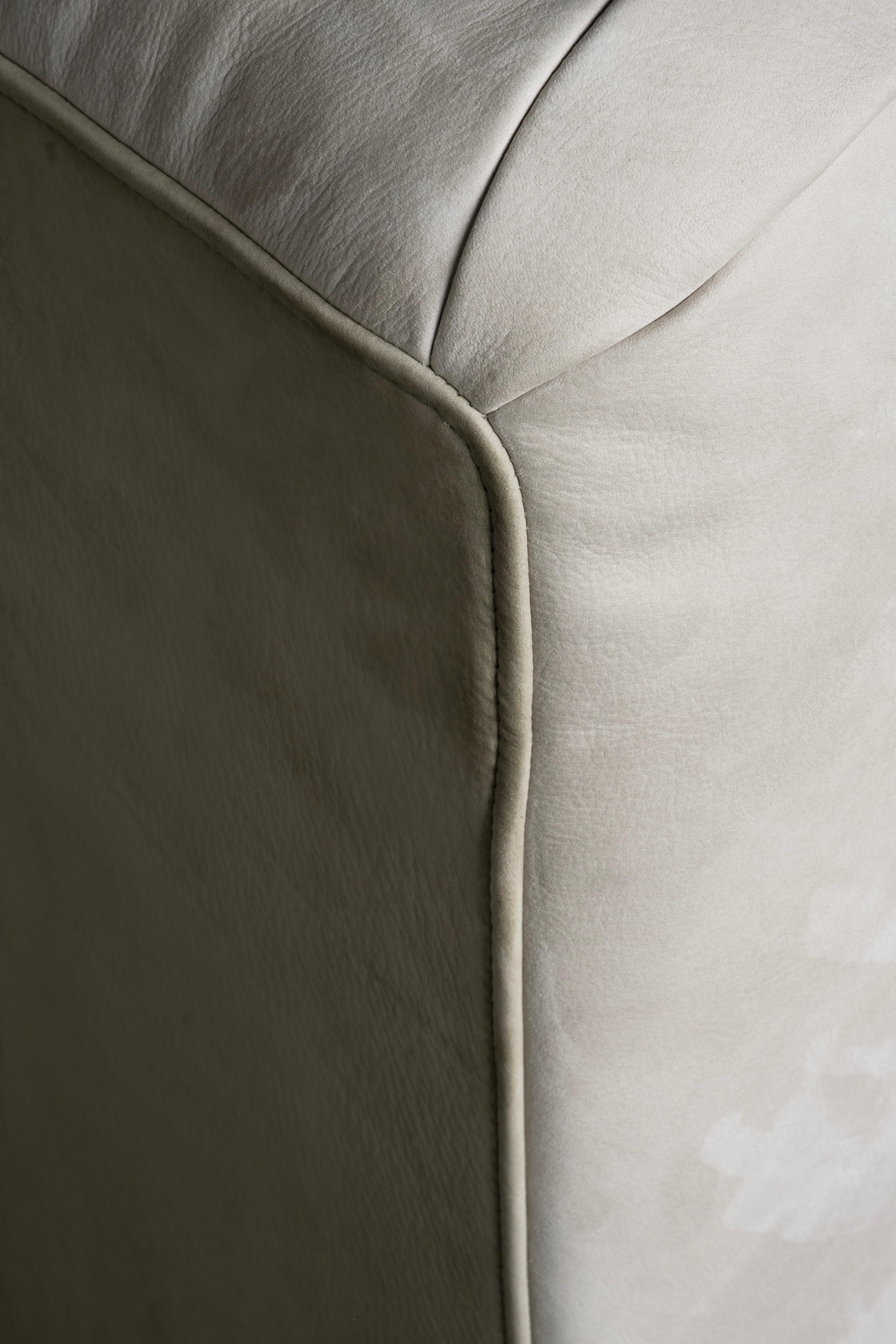 Fauteuil Art Déco Caramulo, pivotant, cuir nubuck, fait main Portugal Greenapple en vente 4