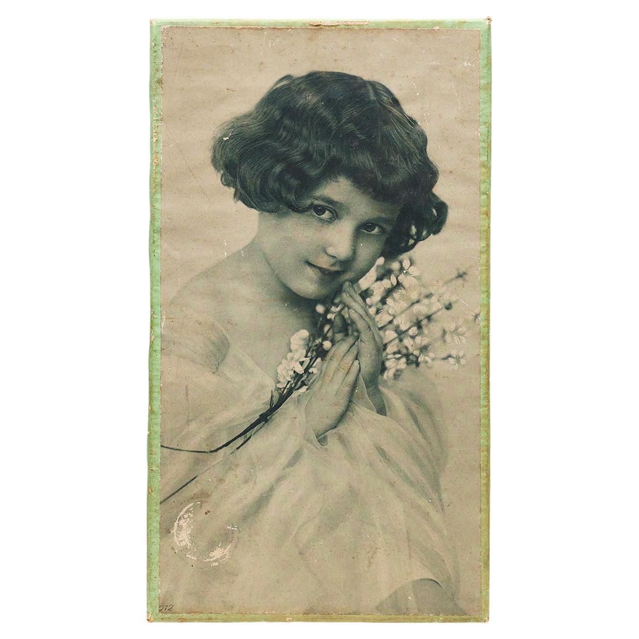 Art Deco cardboard box with a vintage picture of a girl with flowers, Belgium 19