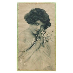 Art Deco cardboard box with a vintage picture of a girl with flowers, Belgium 19