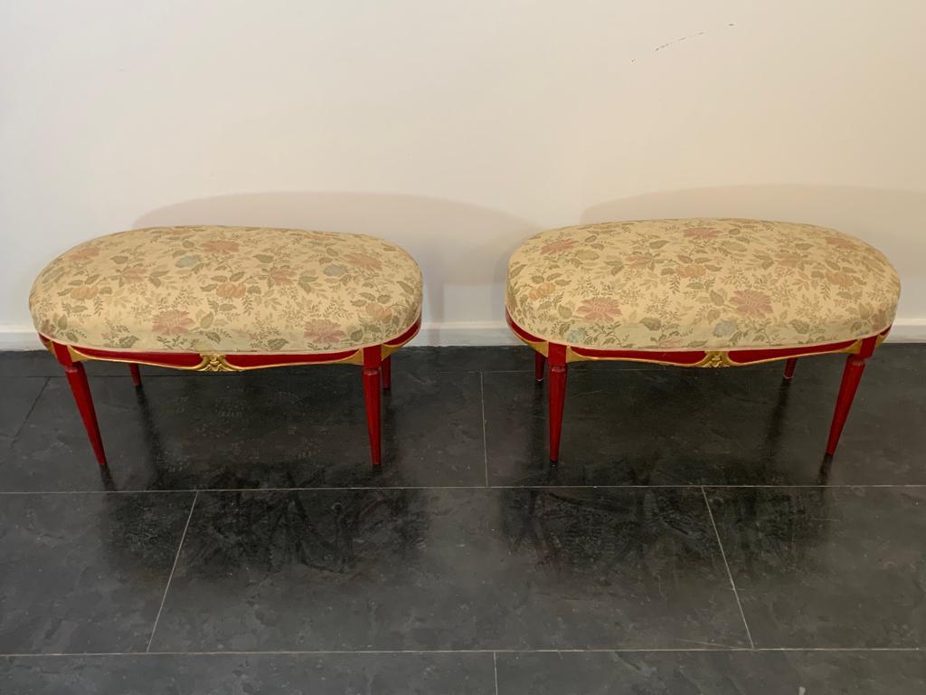 Cardinal red lacquered Art Deco pouf with carved details covered in gold leaf. Generously thick jacquard fabric covering is a floral lampas with gold filaments depicting peonies or similar flowers, original fabric in excellent condition.
Packaging
