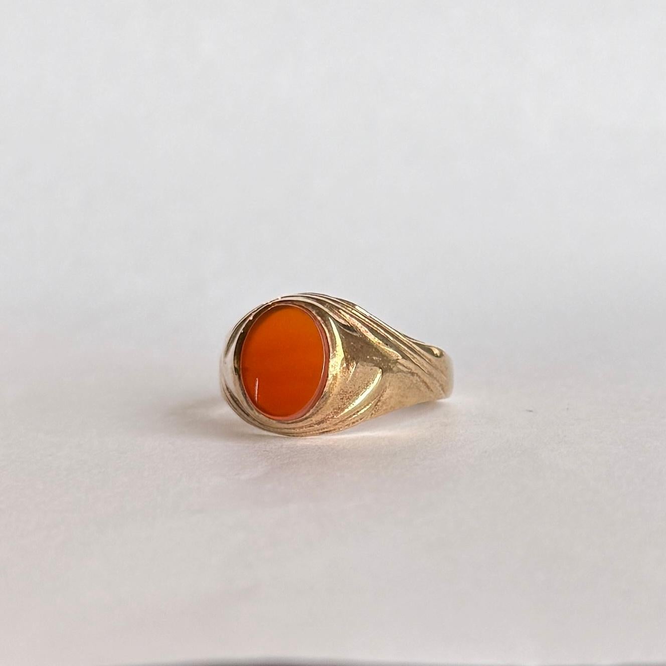 Women's or Men's Art Deco Carnelian and 9 Carat Gold Signet Ring For Sale