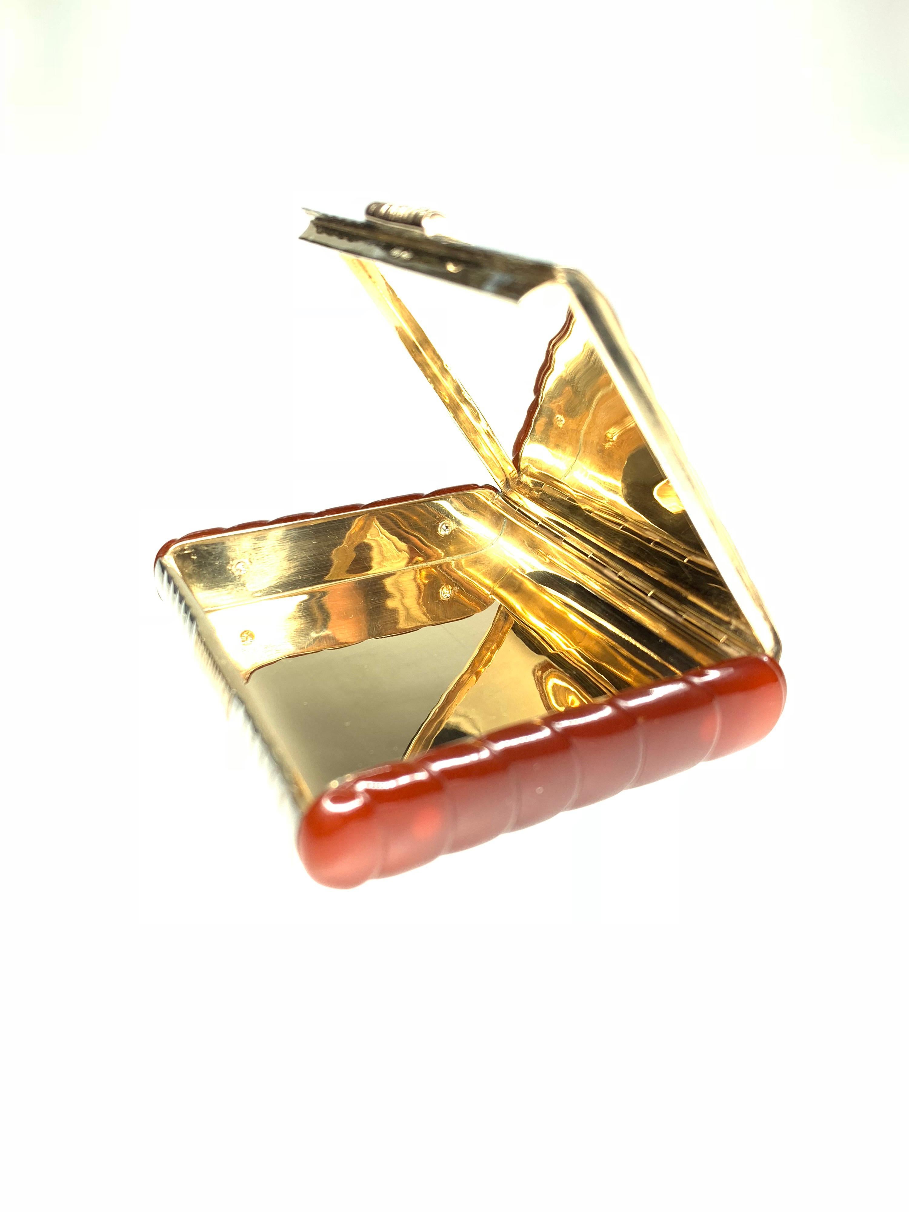 Gemolithos Art Deco, Carnelian, Gold and Silver Dose In Excellent Condition For Sale In Munich, DE