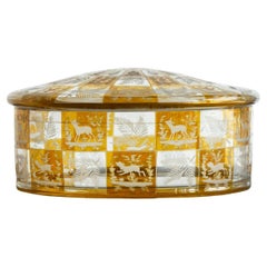 Scatola con coperchio in vetro acidato in stile Art Deco "Carousel" inizio XX secolo