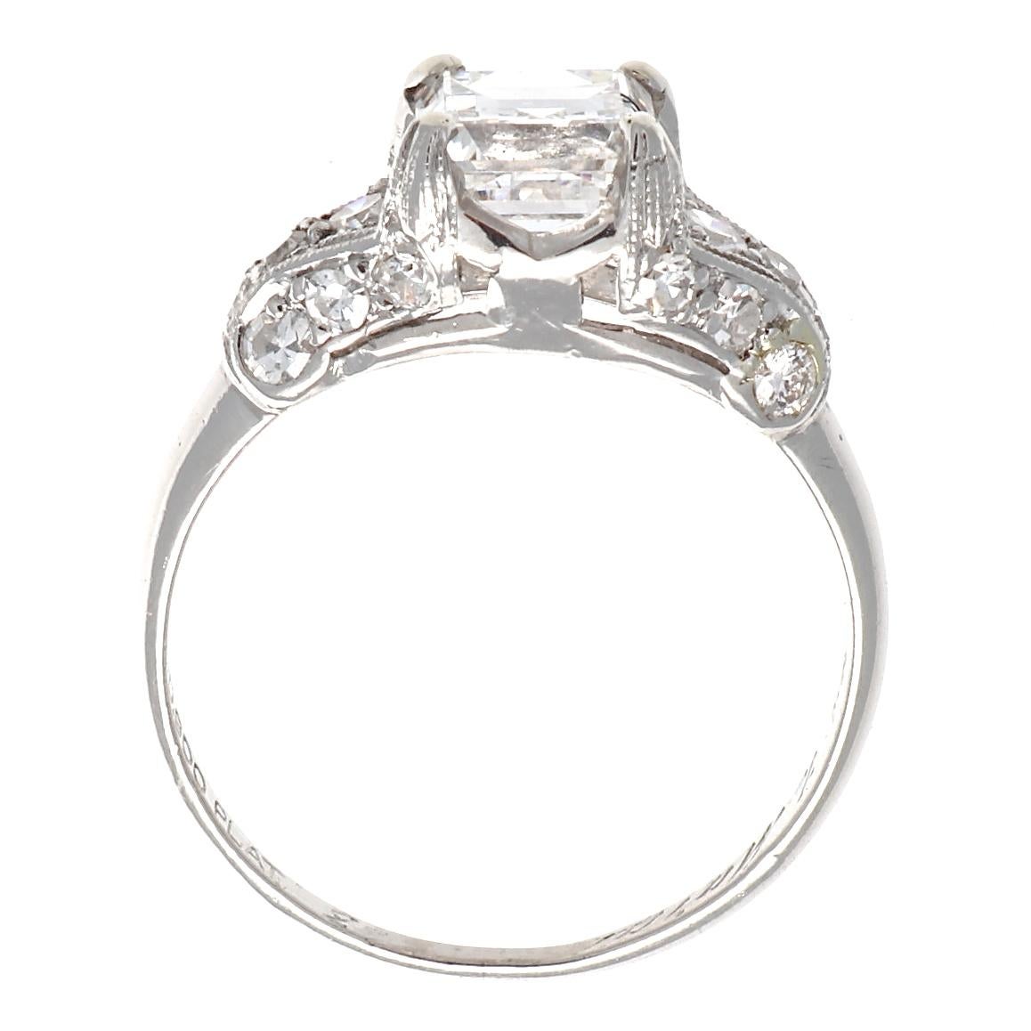 Women's Art Deco Carré Cut Diamond Platinum Engagement Ring