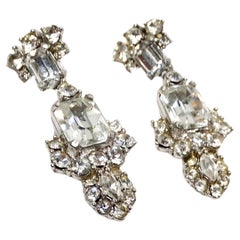 Orecchini pendenti in argento placcato Art Deco Cartier con strass