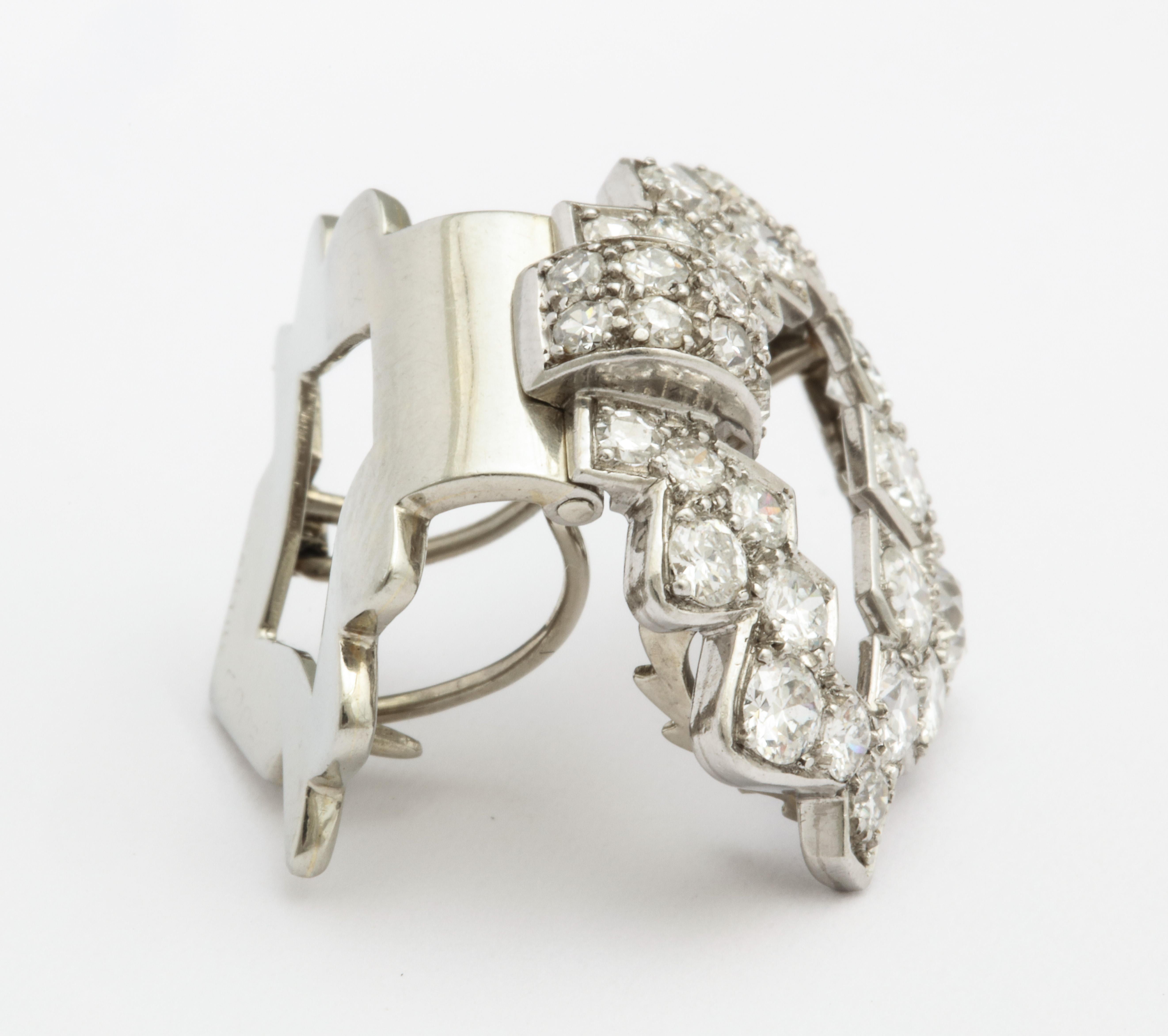 Art Deco Cartier Platinum and Diamond Clip In Excellent Condition For Sale In New York, NY