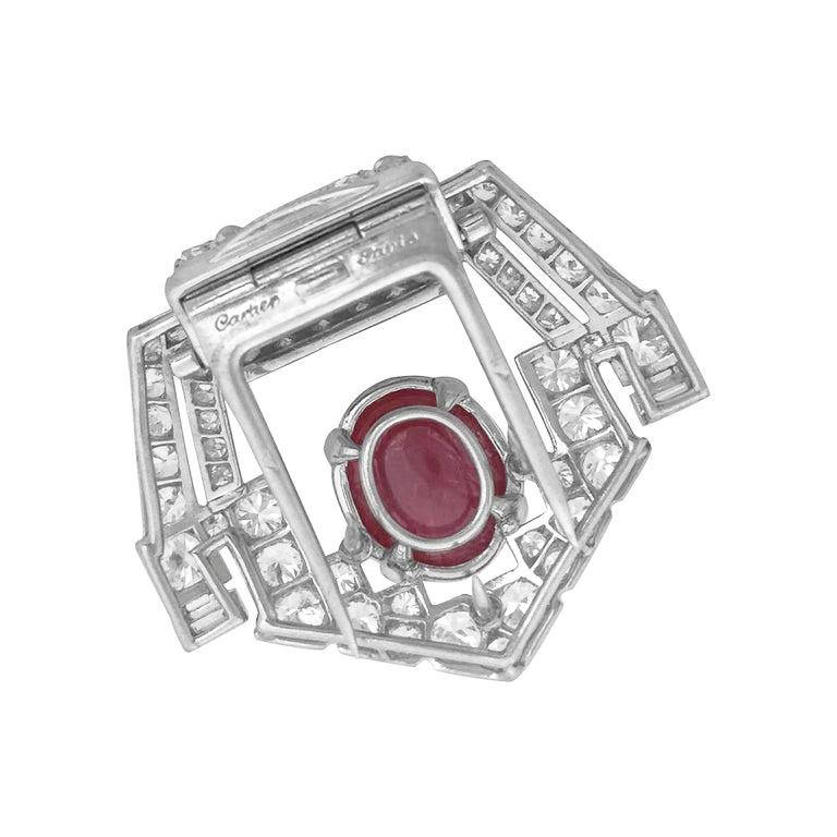 Art Deco Cartier Platinum Brooch, Set with Diamonds and a Ruby In Good Condition In Ebene, MU