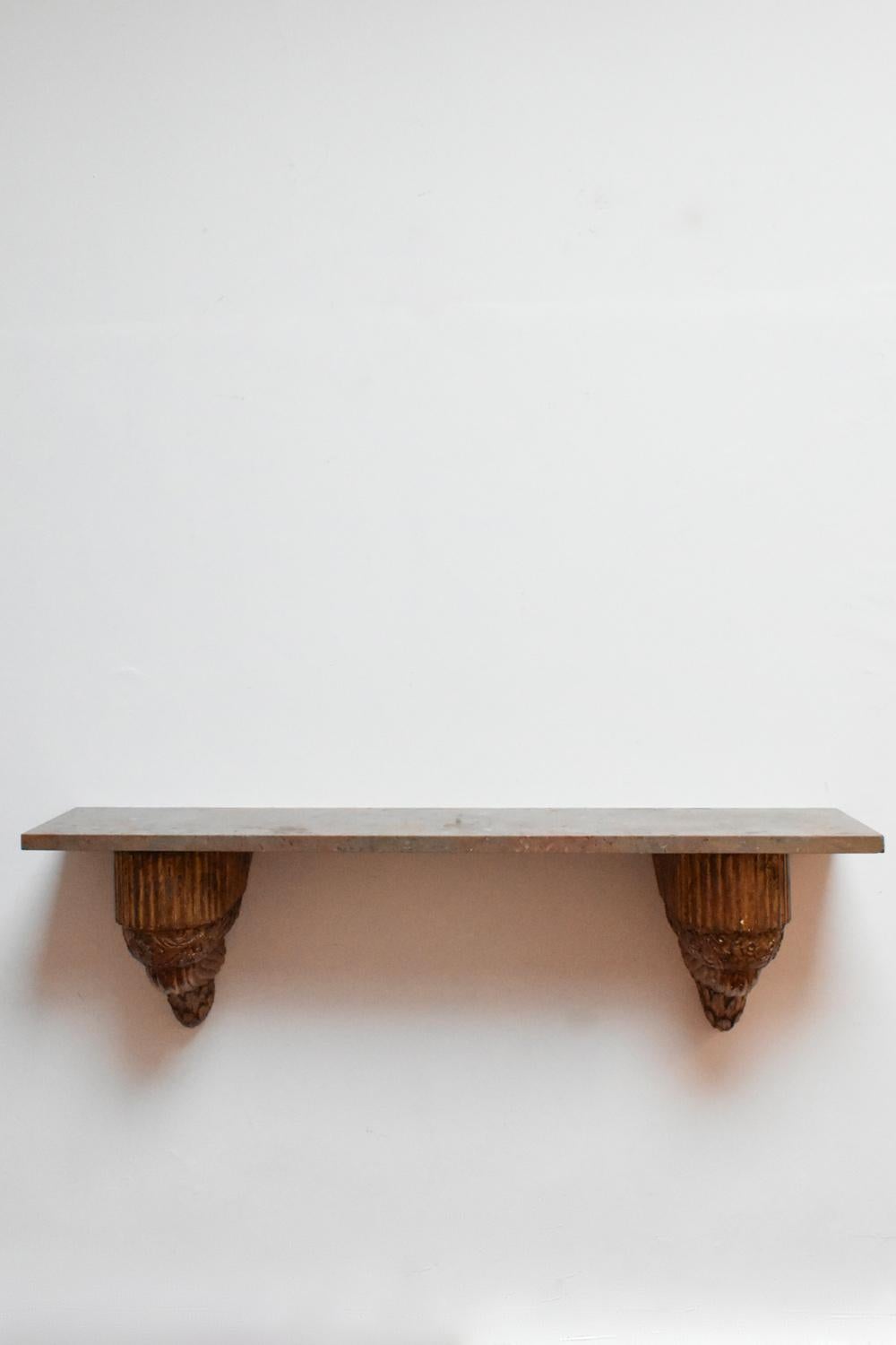 Geschnitzte und vergoldete Holzkonsole im Art déco-Stil, 1930er Jahre. im Zustand „Hervorragend“ im Angebot in Lisboa, PT