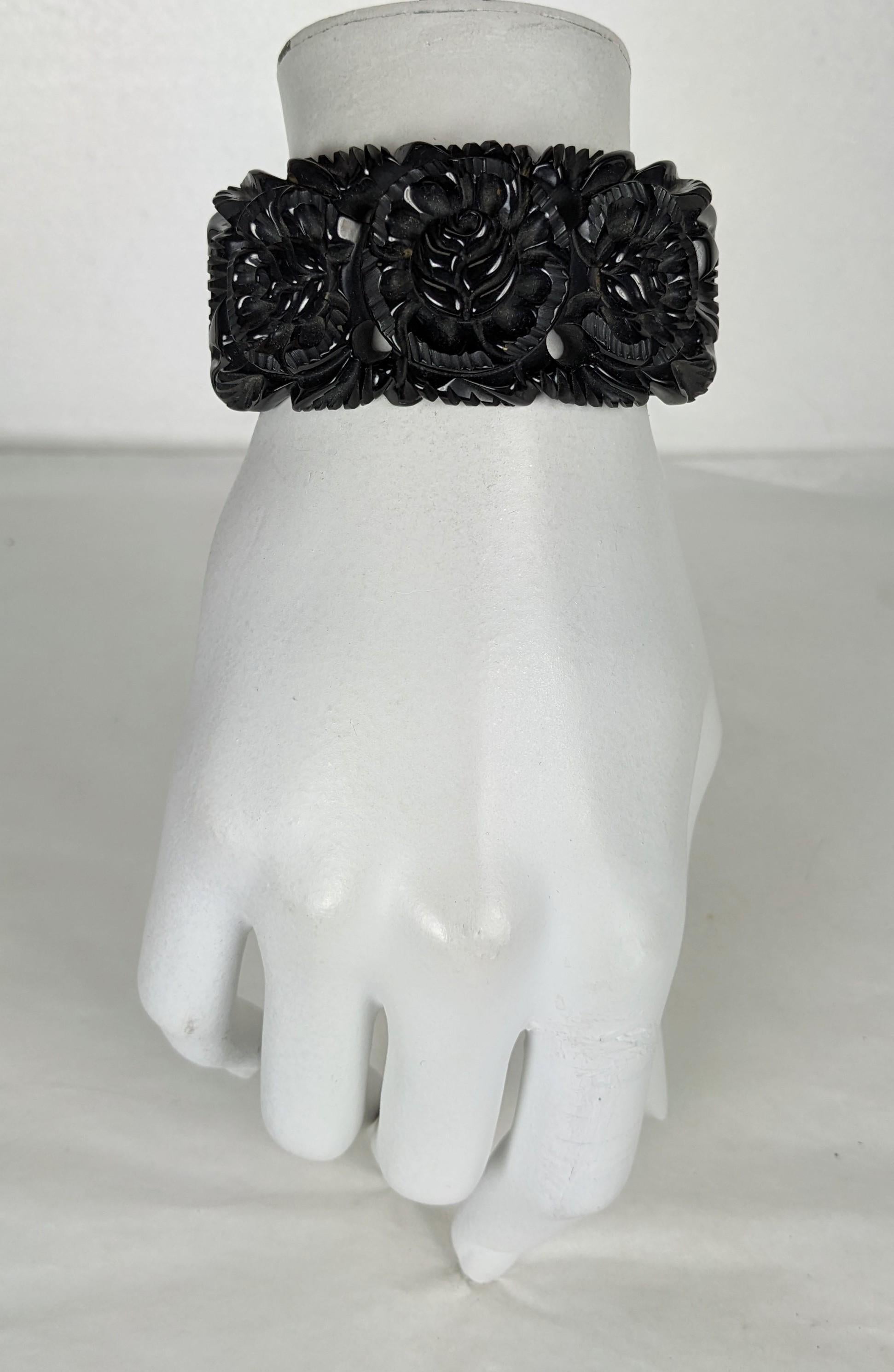 Art Deco Carved Bakelite Clamper Cuff For Sale 4