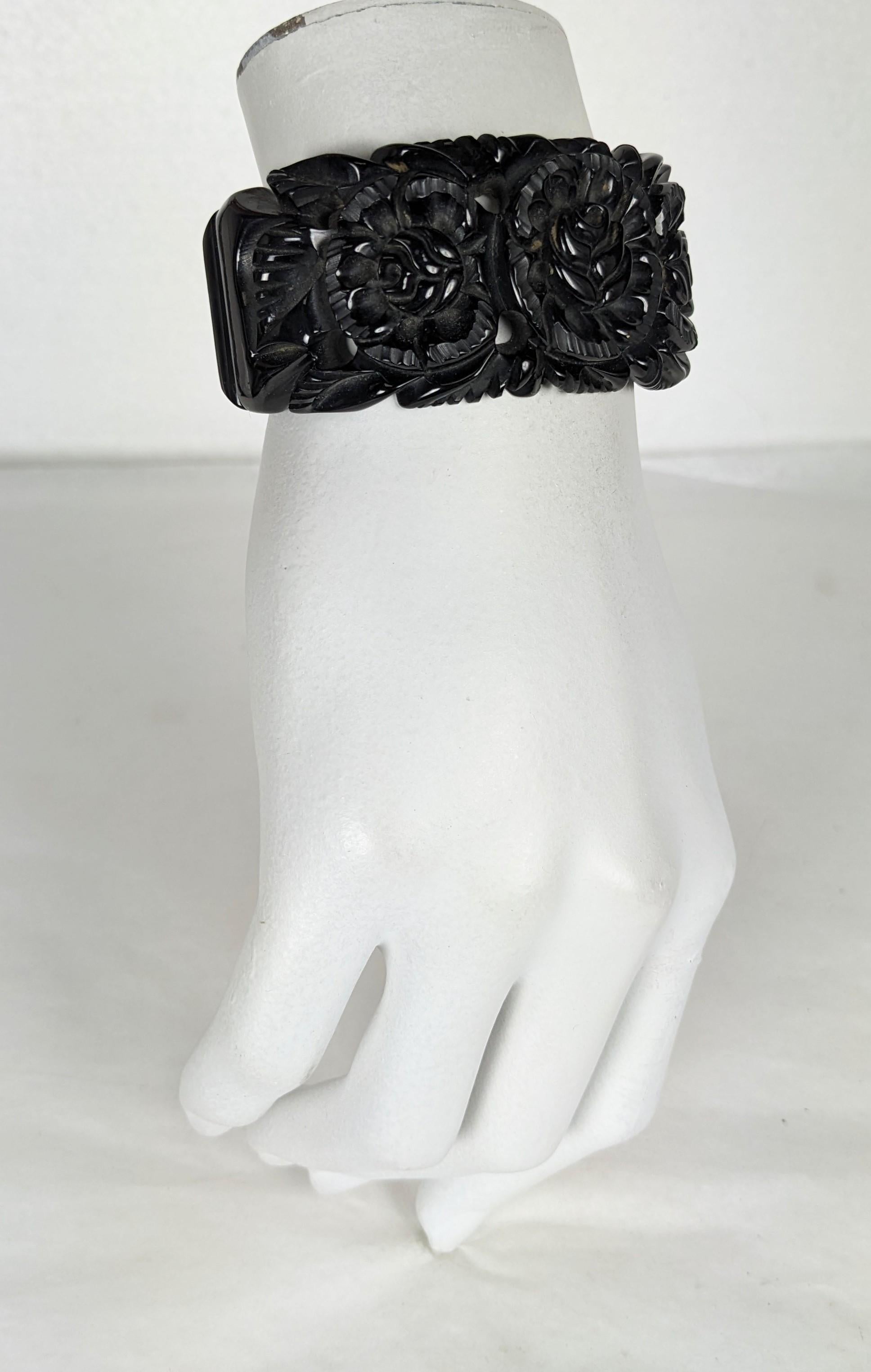 Art Deco Carved Bakelite Clamper Cuff For Sale 5