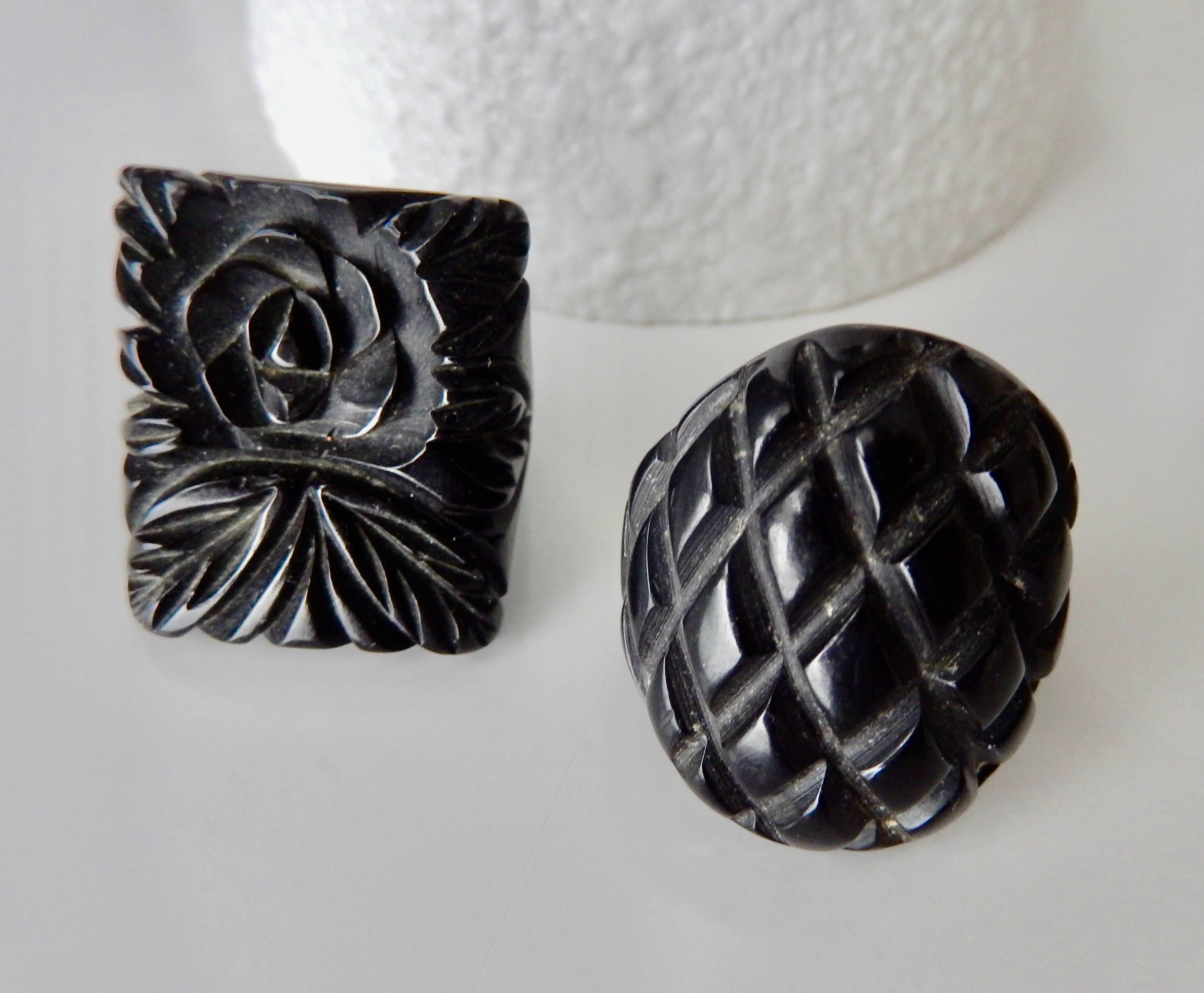 Art Deco Carved Black Bakelite Rings In Good Condition For Sale In Winnetka, IL