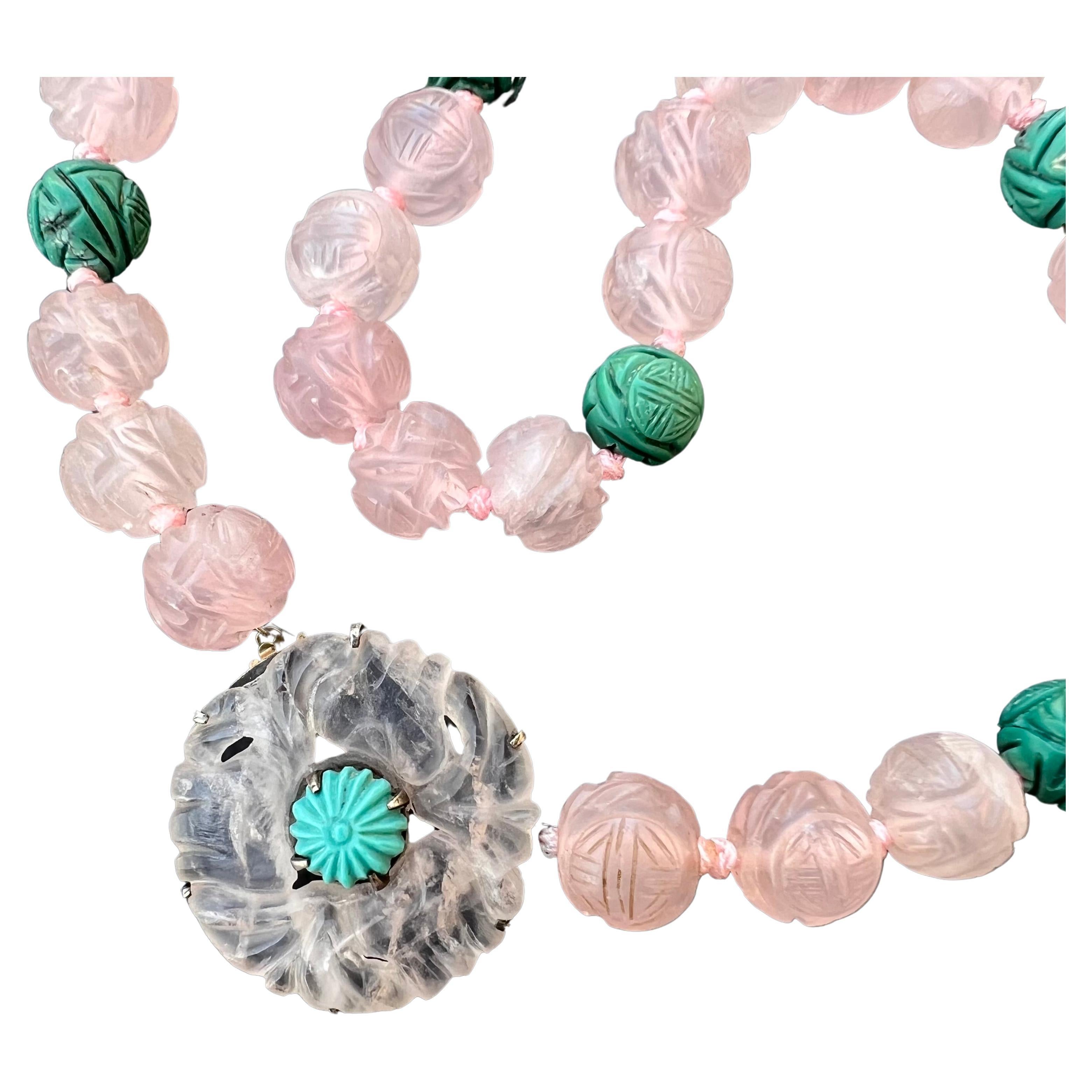 Geschnitzter chinesischer Rosenquarz-Türkis im Art déco-Stil  Perlenhalsband Halskette im Angebot