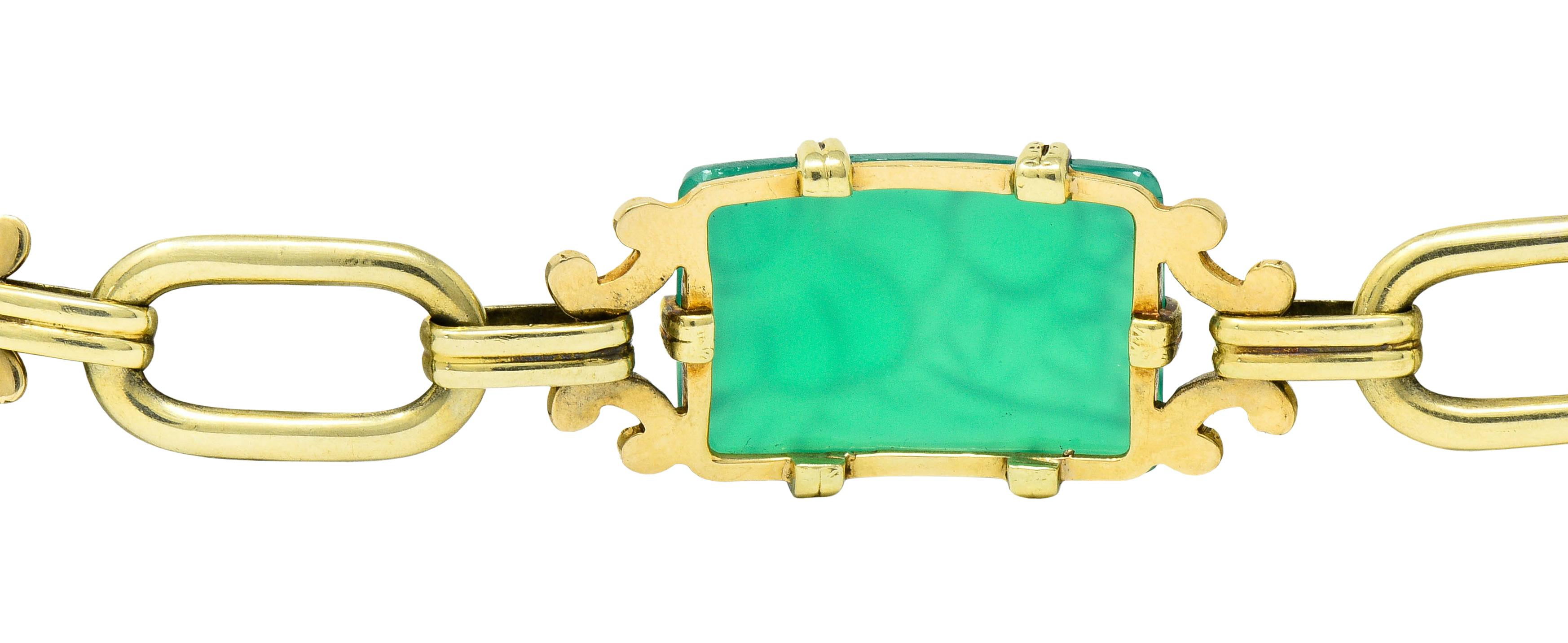 Art Deco Carved Chrysoprase 14 Karat Gold Link Bracelet, circa 1930 1