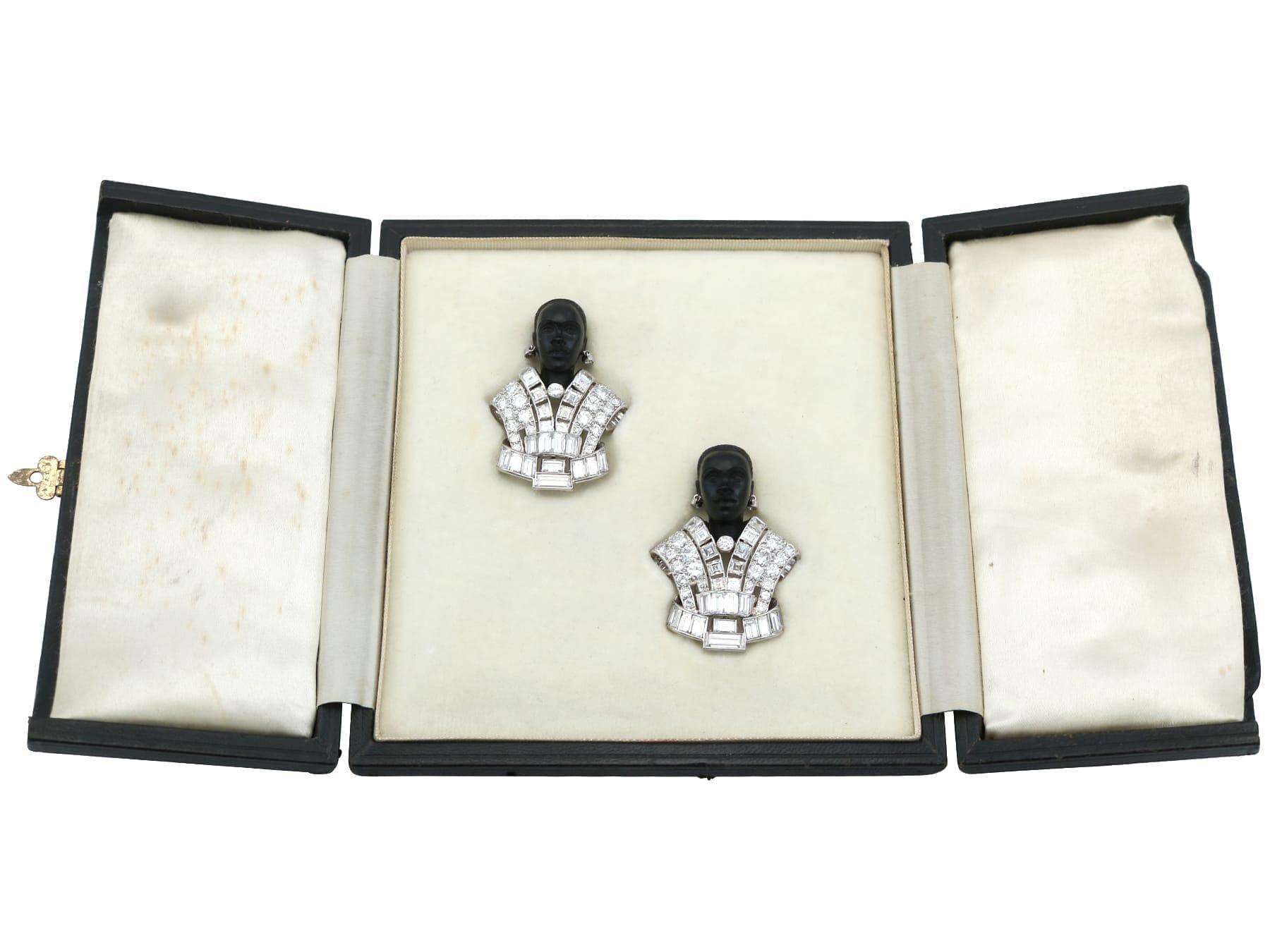 Art Decó Broches de cuarzo teñido tallado 23,06 quilates de diamantes paladio Circa 1925 en venta 8