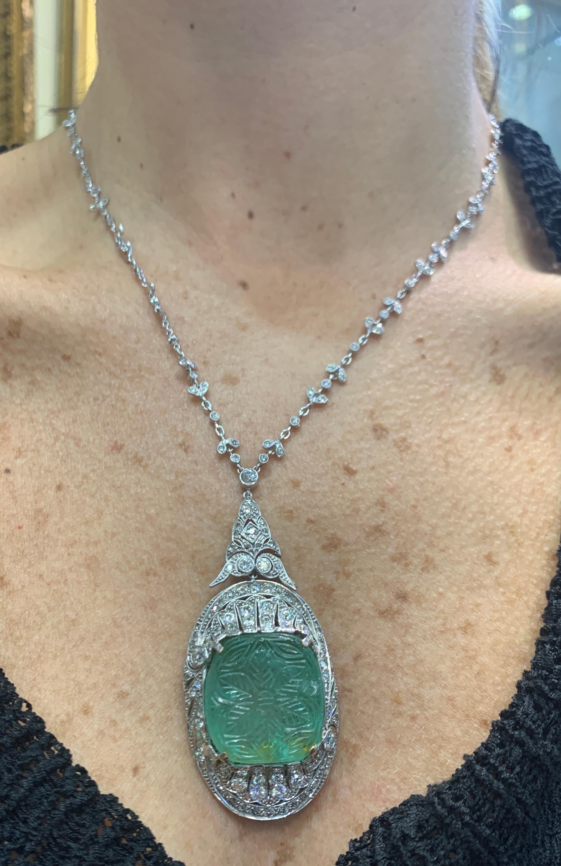 Art Deco Carved Emerald and Diamond Necklace In Excellent Condition For Sale In New York, NY