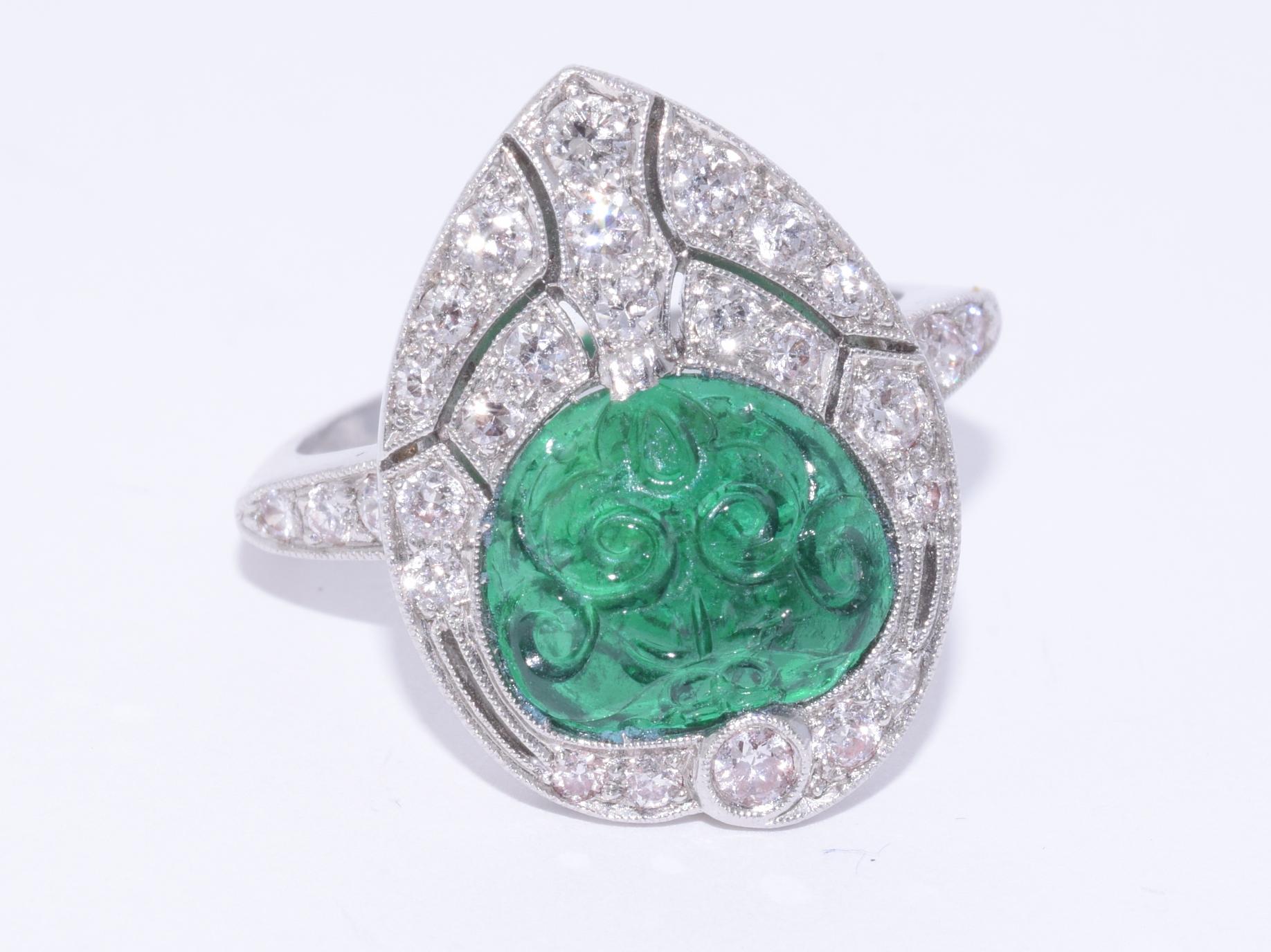 Art Deco Carved Emerald and Diamond Ring In Good Condition In New York, NY