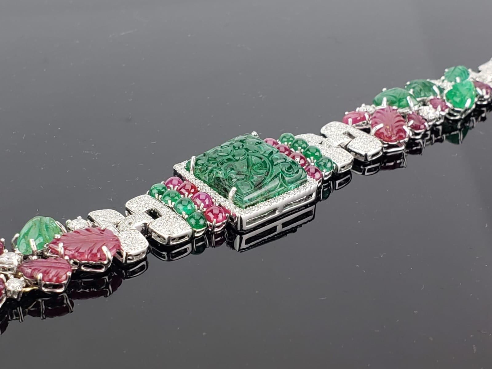 Art Deco Style Carved Emerald and Ruby Tutti Frutti Bracelet In New Condition In Bangkok, Thailand