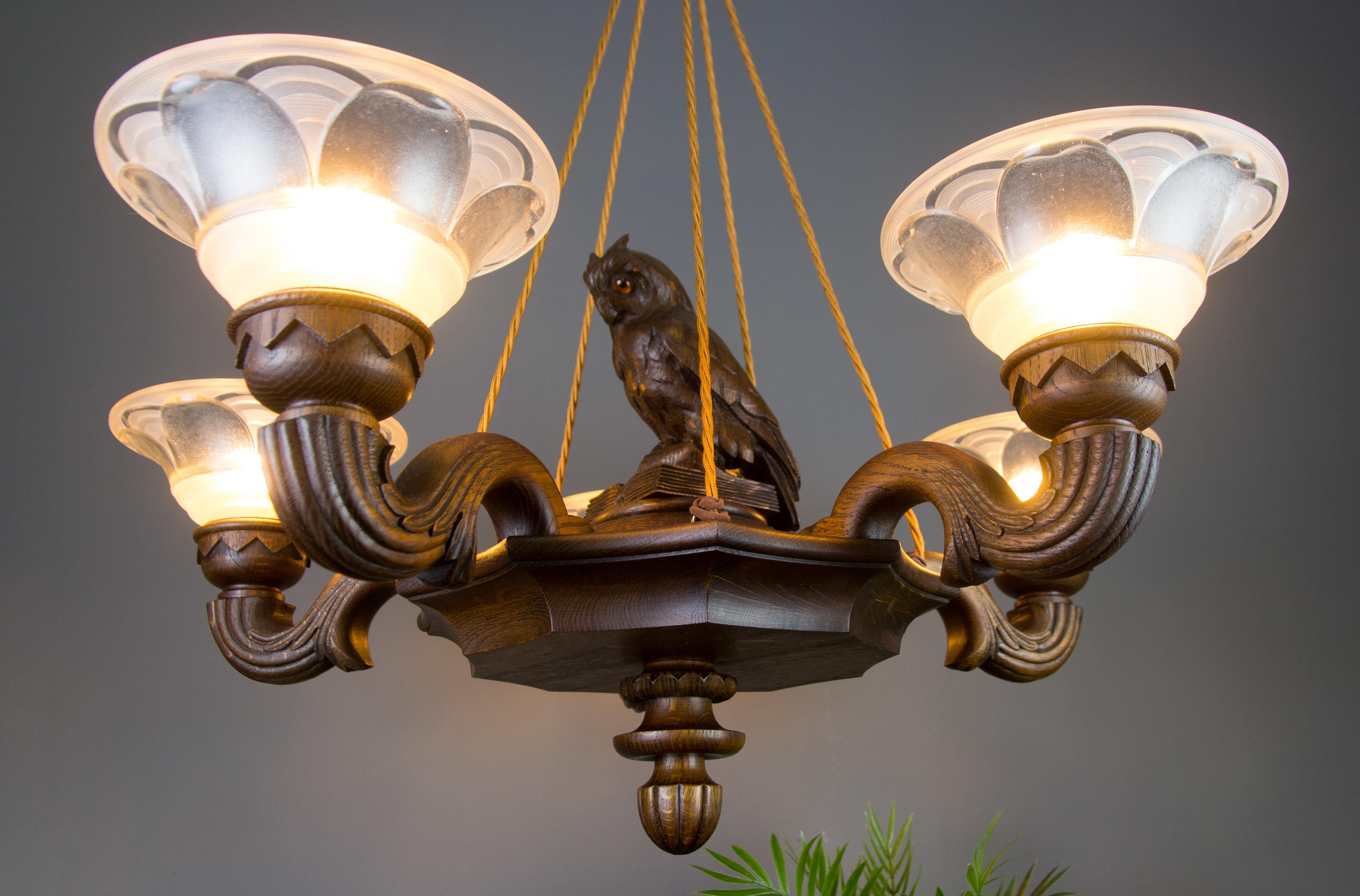 Art Deco Carved Five-Light Chandelier with Owl Figure and Glass by Ezan, 1920s 3