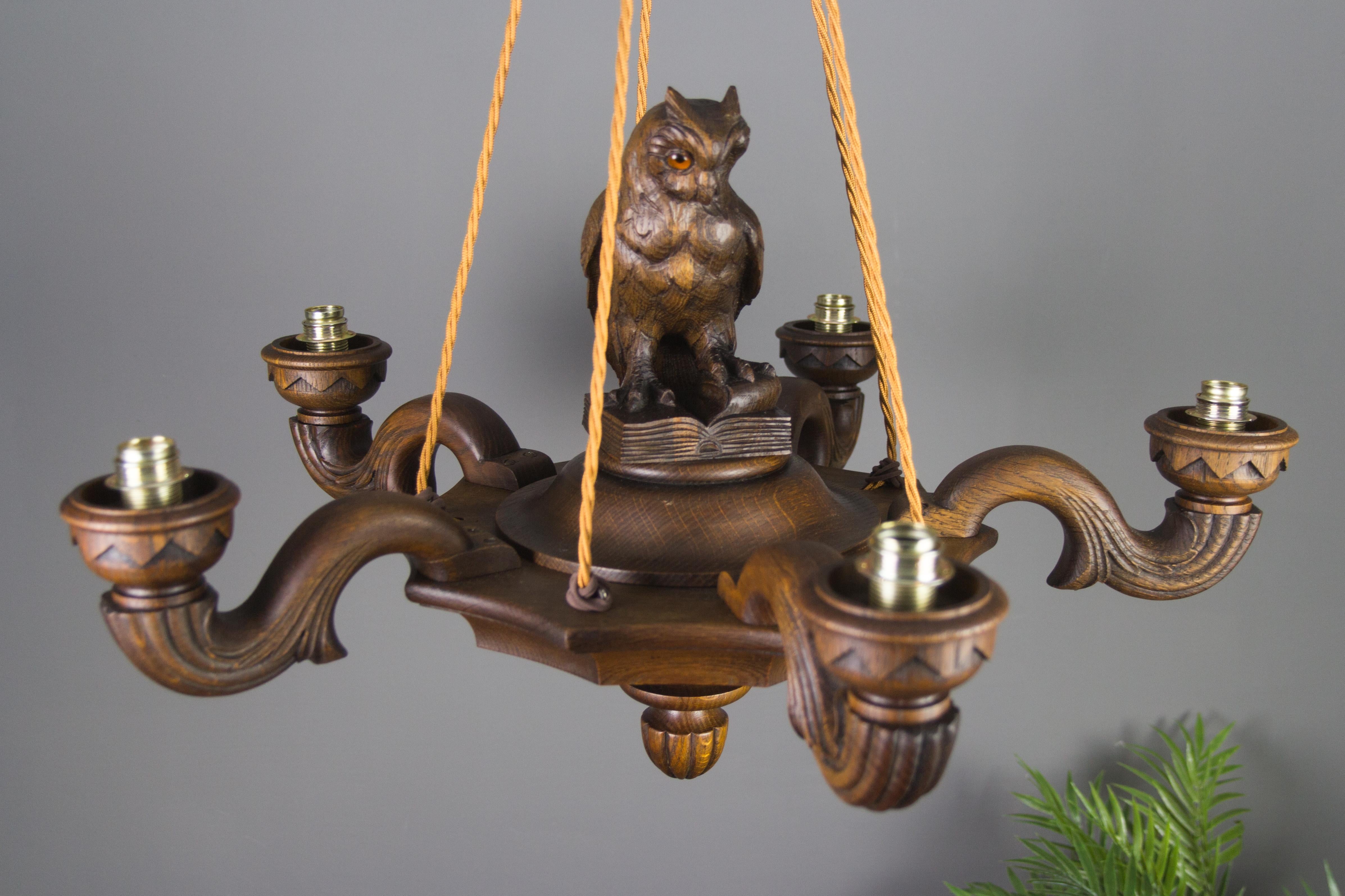 Art Deco Carved Five-Light Chandelier with Owl Figure and Glass by Ezan, 1920s 8