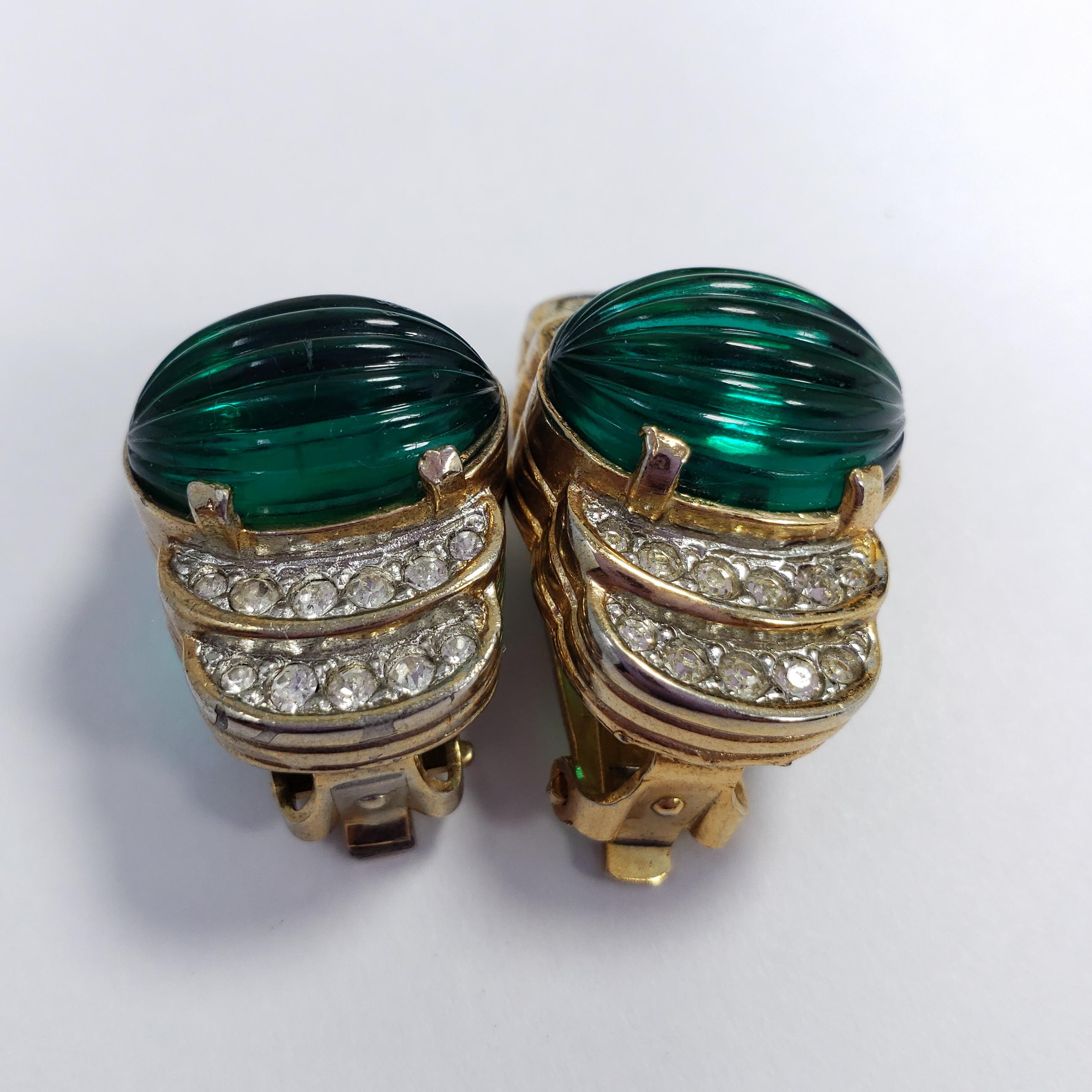Art Deco Carved Green Open Back Crystal Clip on Earrings in Gold, Early 1900s In Good Condition For Sale In Milford, DE