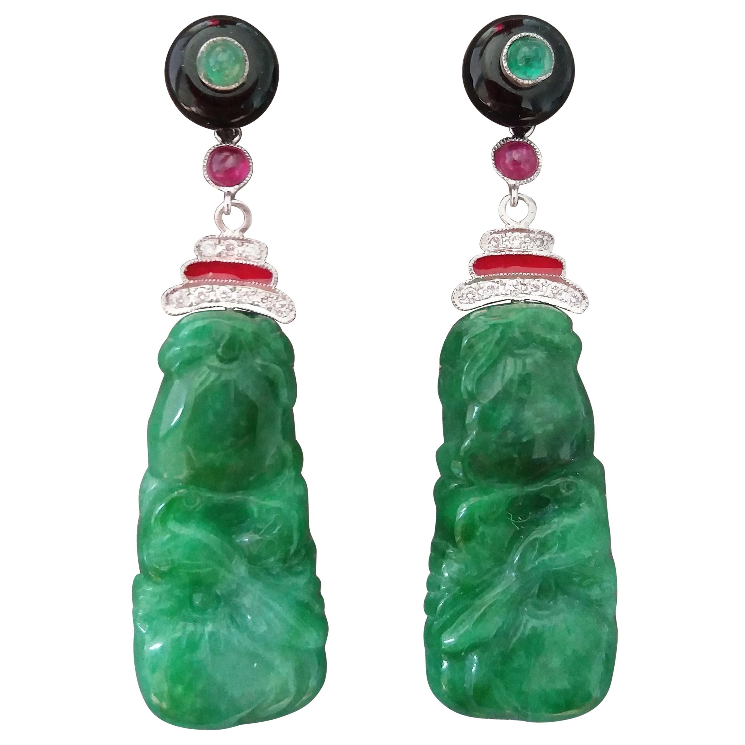 Boucles d'oreilles de style Art déco en or, jade sculpté, rubis, émeraudes, onix, diamants et émail