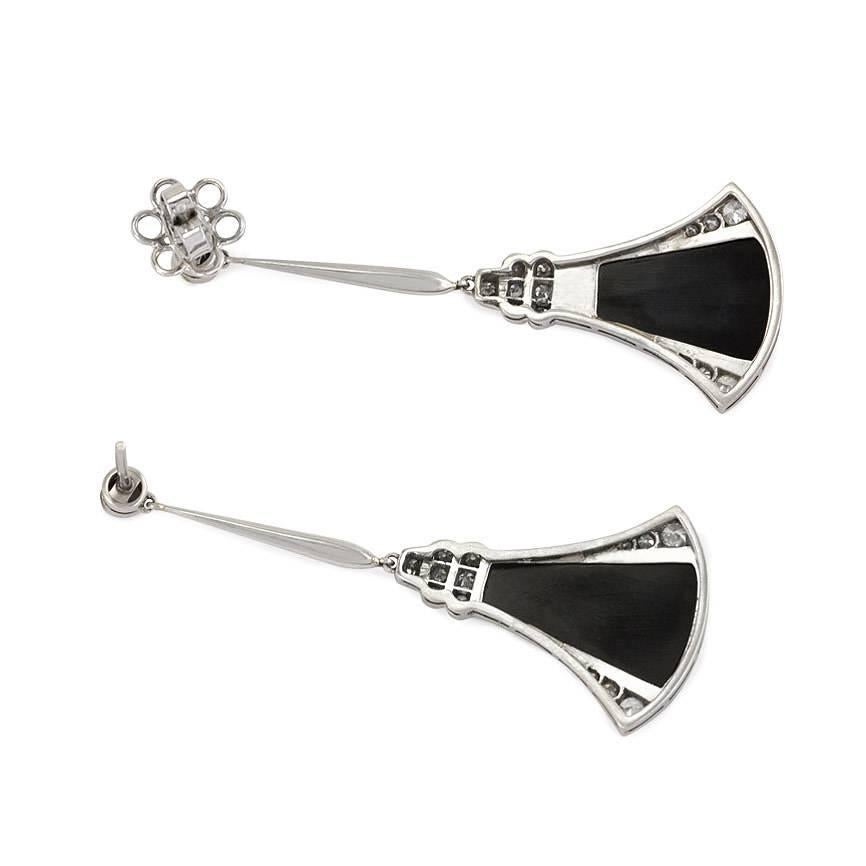 Art Deco Carved Onyx and Diamond Earrings in Platinum In Excellent Condition In New York, NY