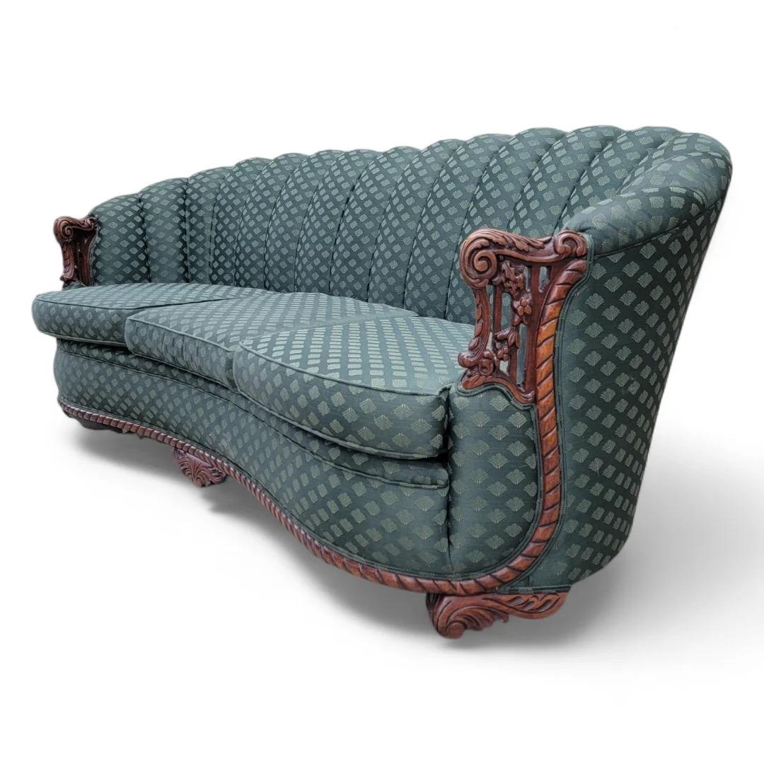 Art Deco - Canapé, chaise longue et ottoman sculptés et ornés à dossier Channel en vente 6