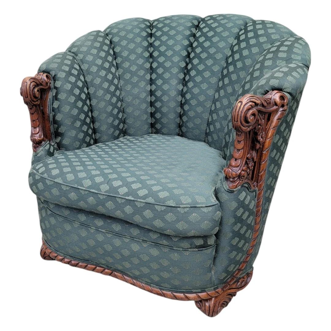 Art Deco - Canapé, chaise longue et ottoman sculptés et ornés à dossier Channel en vente 2
