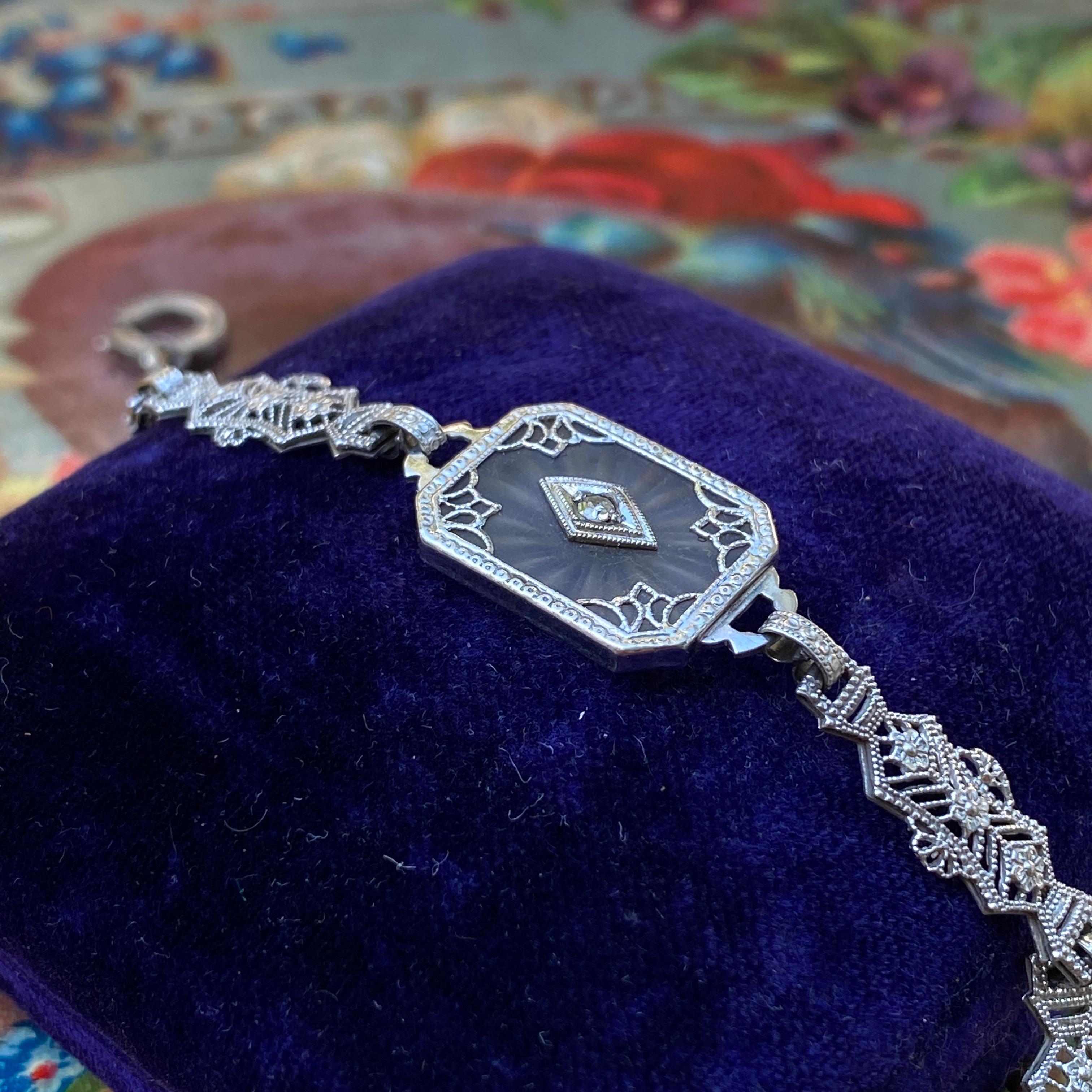 Art Carved Rock Crystal Diamond & 10K Filigree Bracelet en vente 4