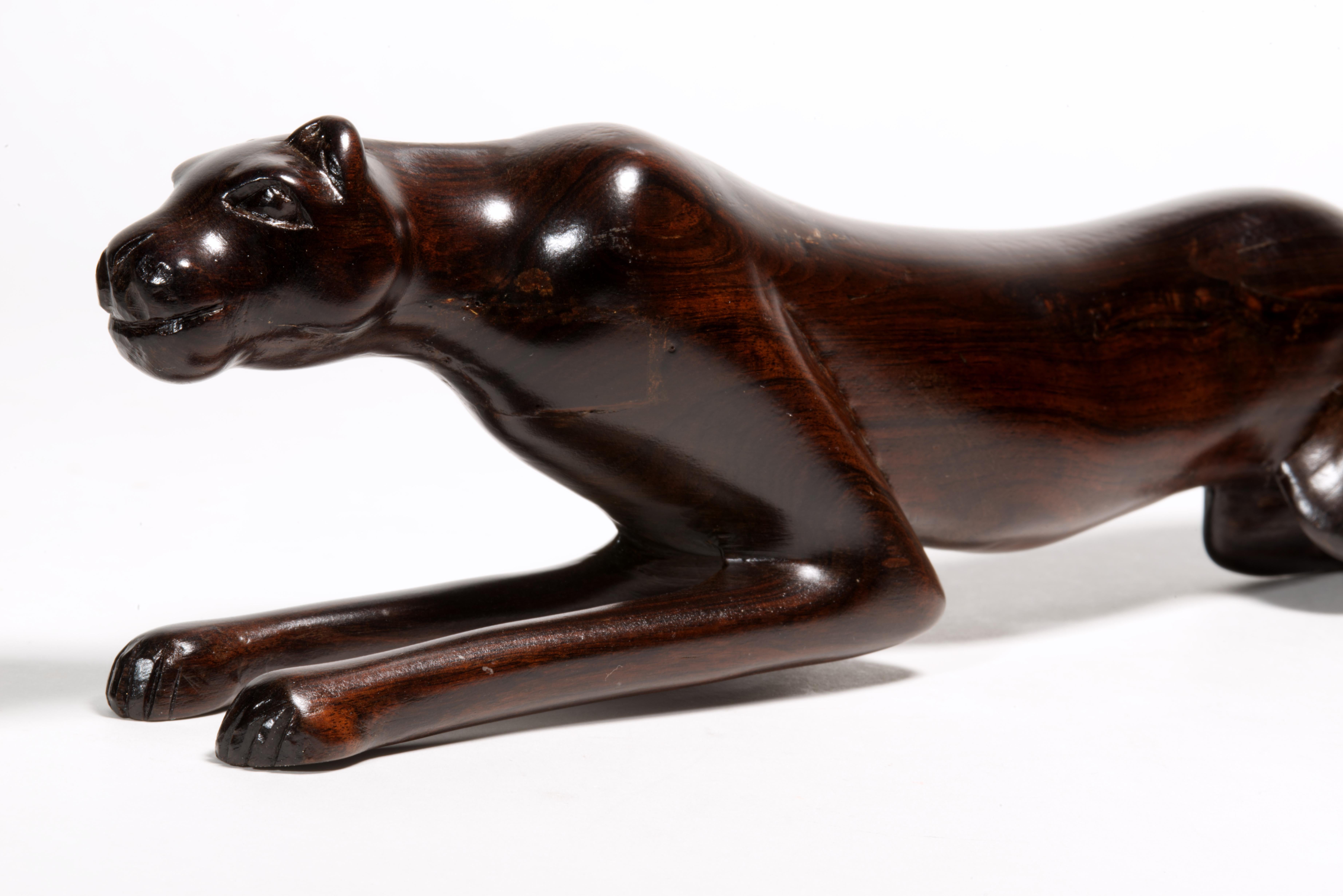 20ième siècle Sculpture de panthère en bois d'ébène massif sculpté Art déco en vente