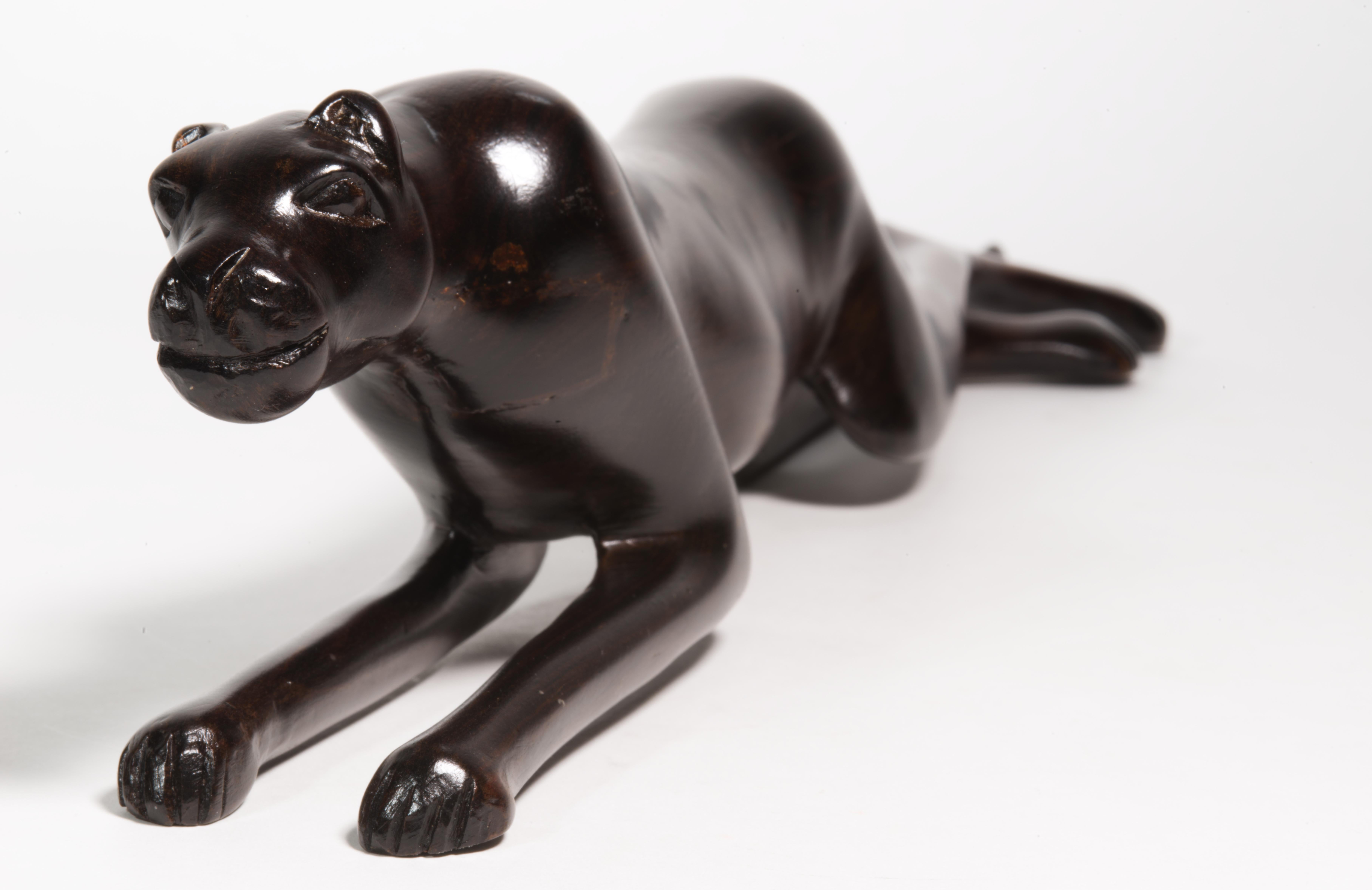 Sculpture de panthère en bois d'ébène massif sculpté Art déco en vente 1