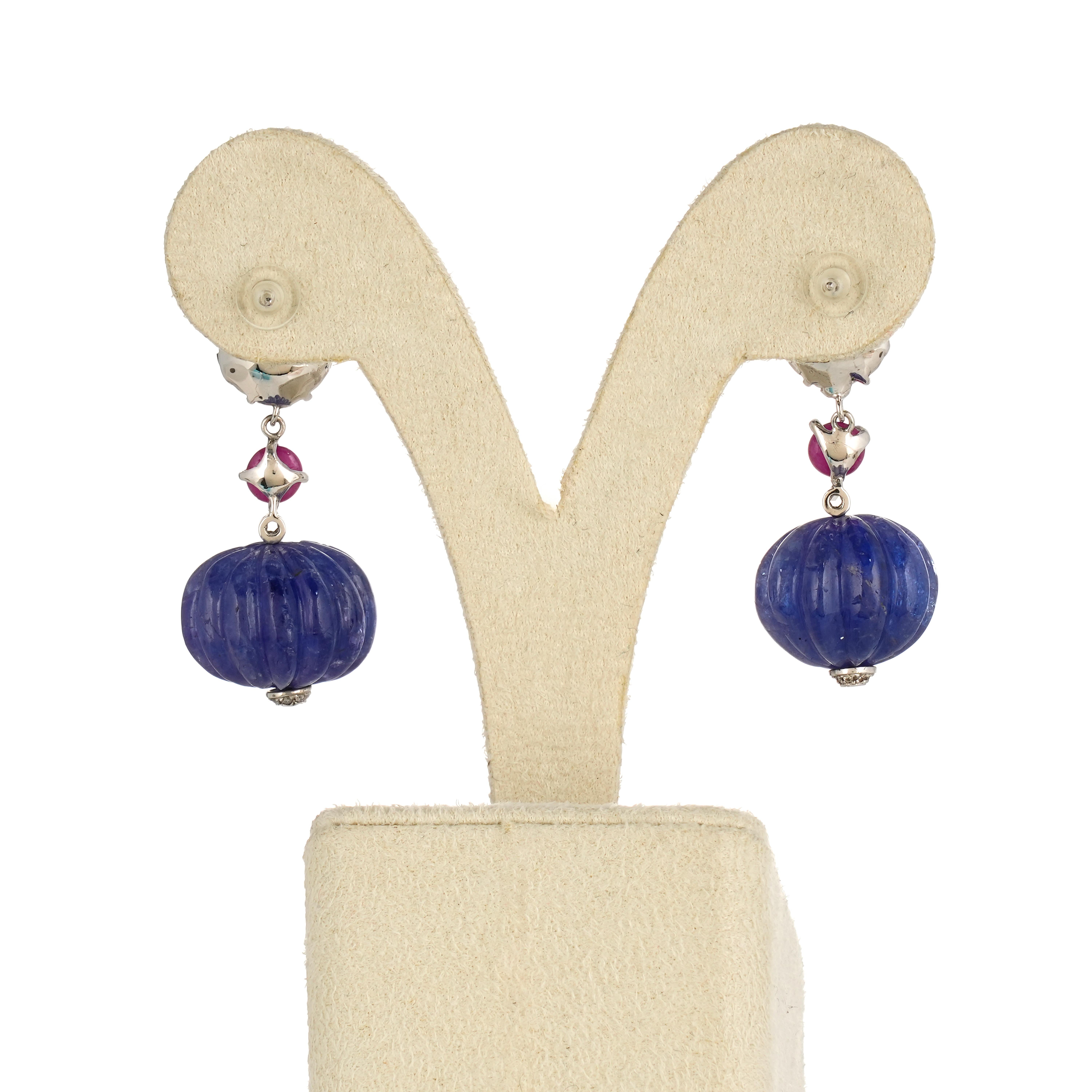 Mixed Cut Art-Deco Carved Tanzanite and Emerald Dangle Earring