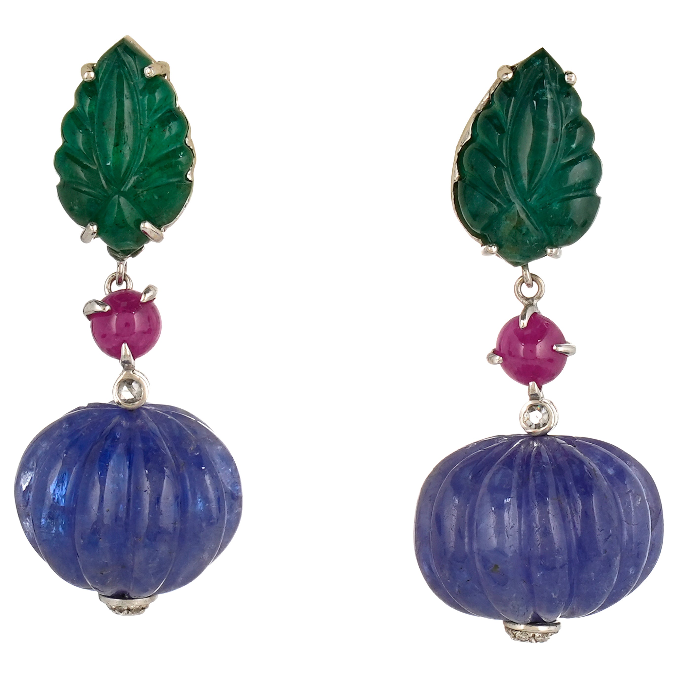 Art-Deco Carved Tanzanite and Emerald Dangle Earring