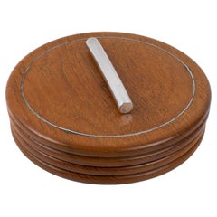 Caja Art Decó de madera tallada con detalles metálicos, Francia circa 1930