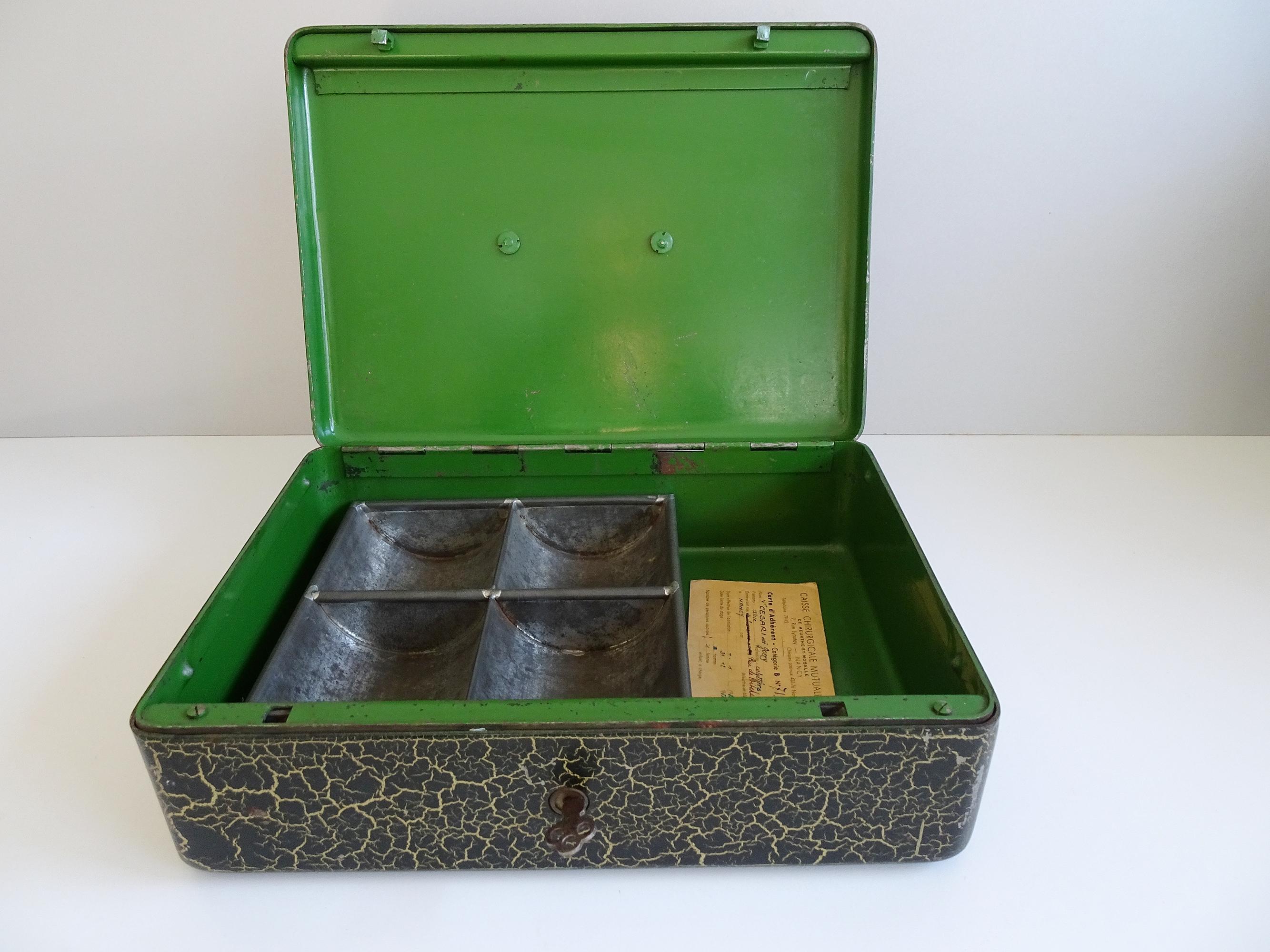 Art Deco Cash Box, France 1930s In Fair Condition For Sale In Saarbruecken, DE