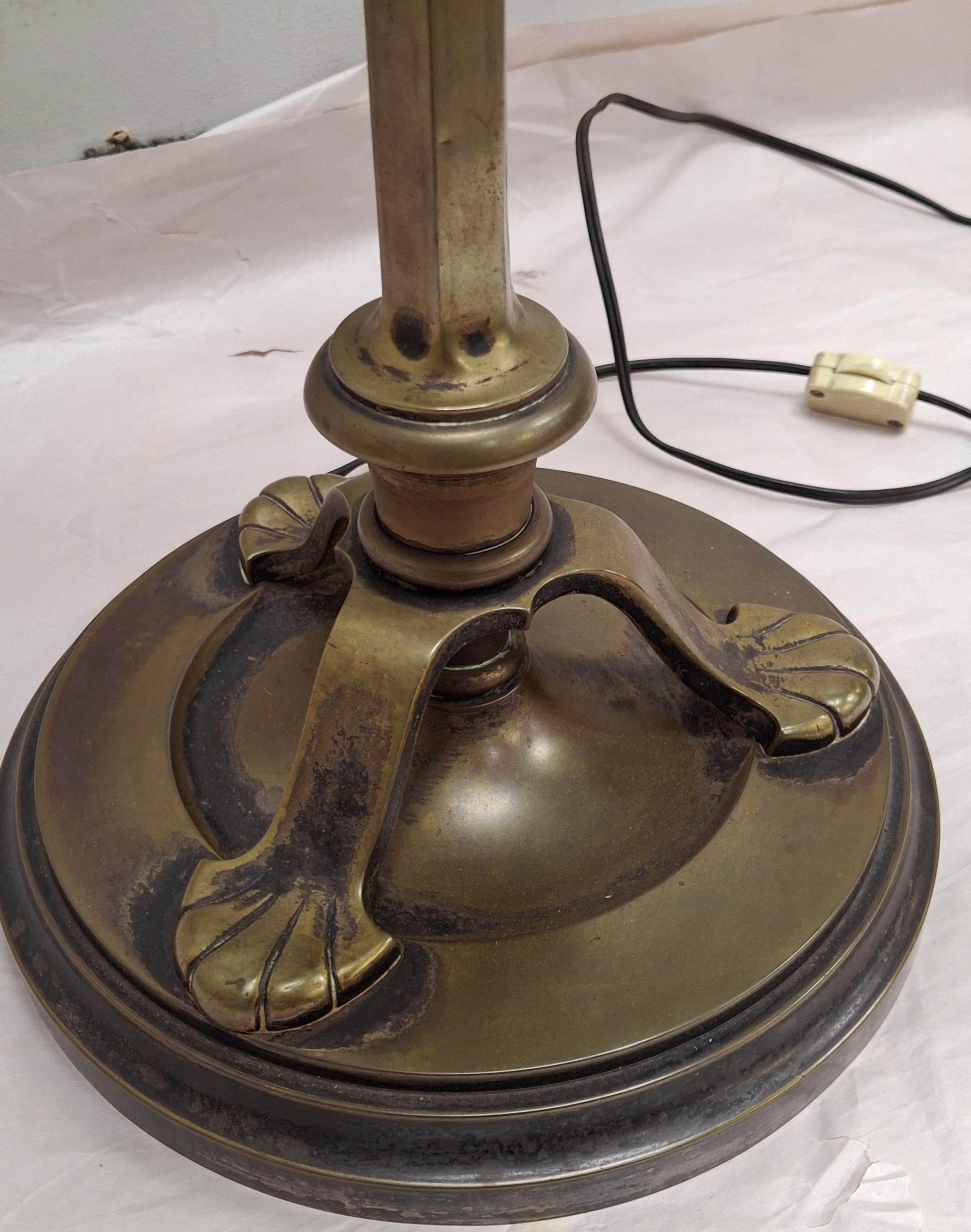 Art Deco Cast Bronze 4-Socket Table Lamp w/ Glass Taxidermy Butterfly Lamp Shade For Sale 5