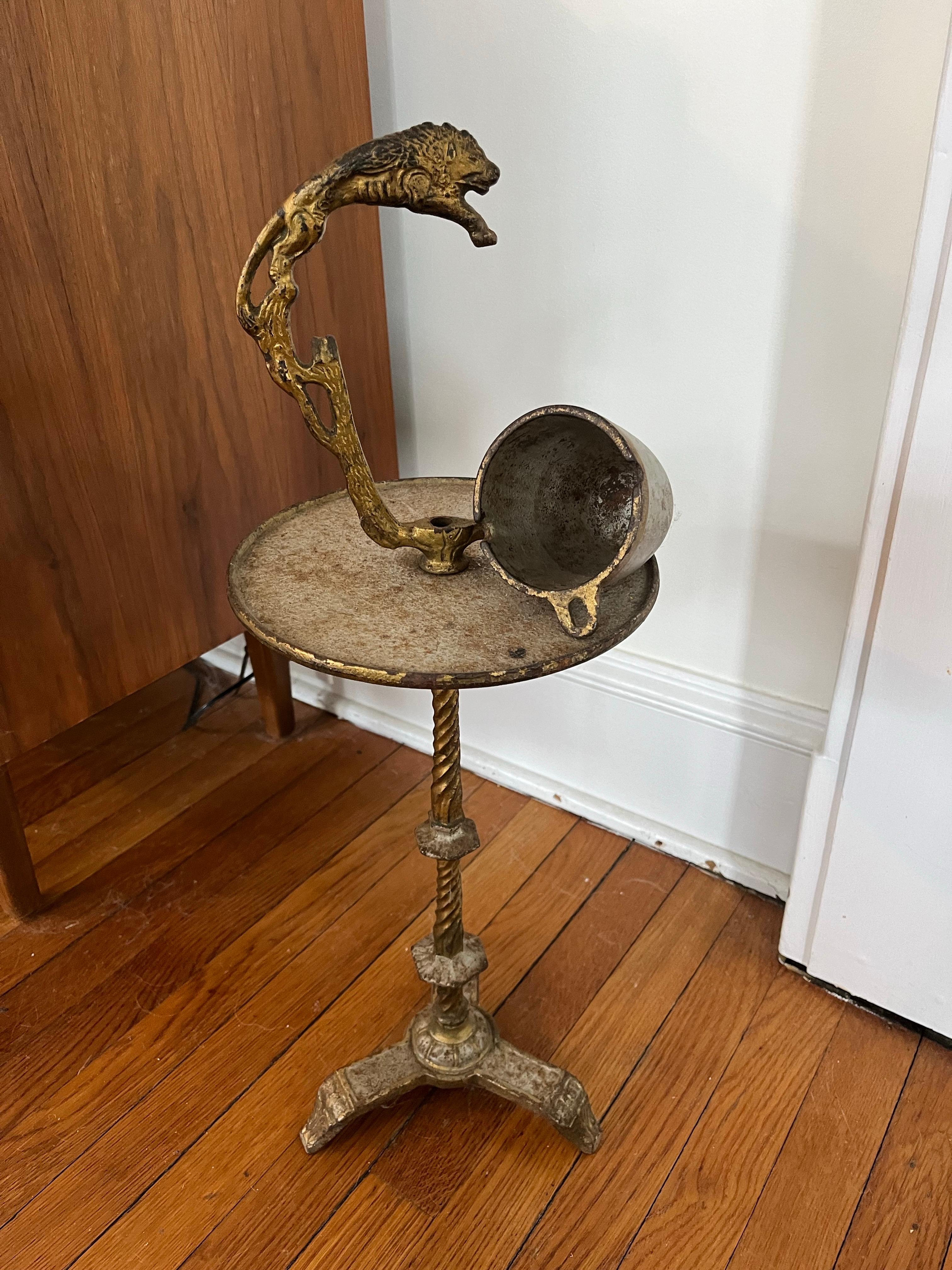 Cenicero de Hierro Fundido Art Decó Soporte para Fumar en Bueno estado para la venta en W Allenhurst, NJ