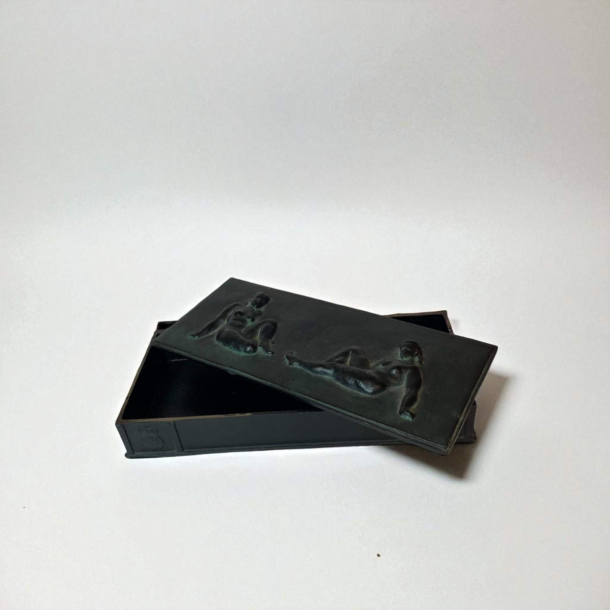 Swedish Modern Art Deco Cast Iron Box by Husqvarna, Sweden, 1930s For Sale 1