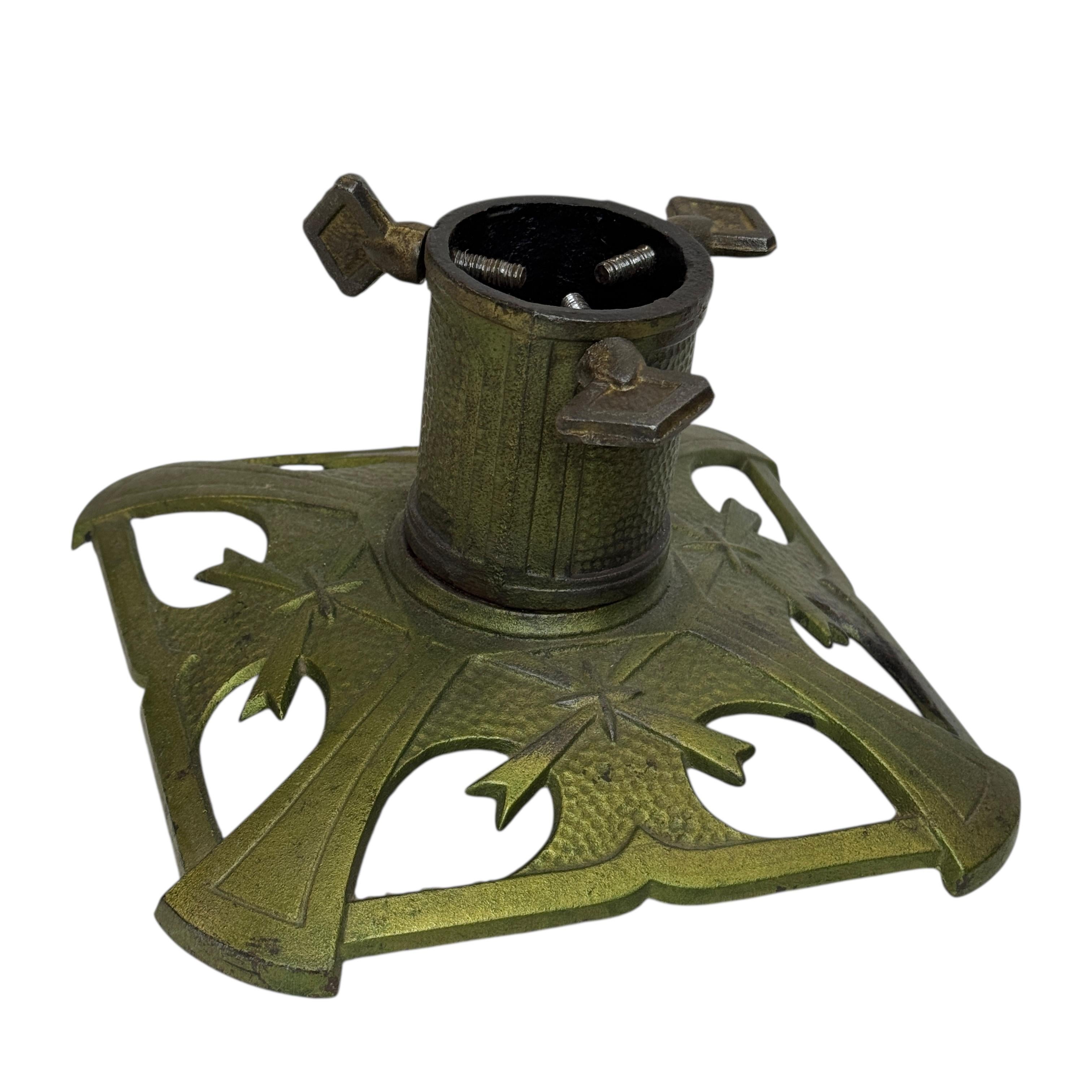 Soporte de hierro fundido Art Decó para árbol de Navidad, Vintage, Alemán, Años 1920 Arte popular en venta