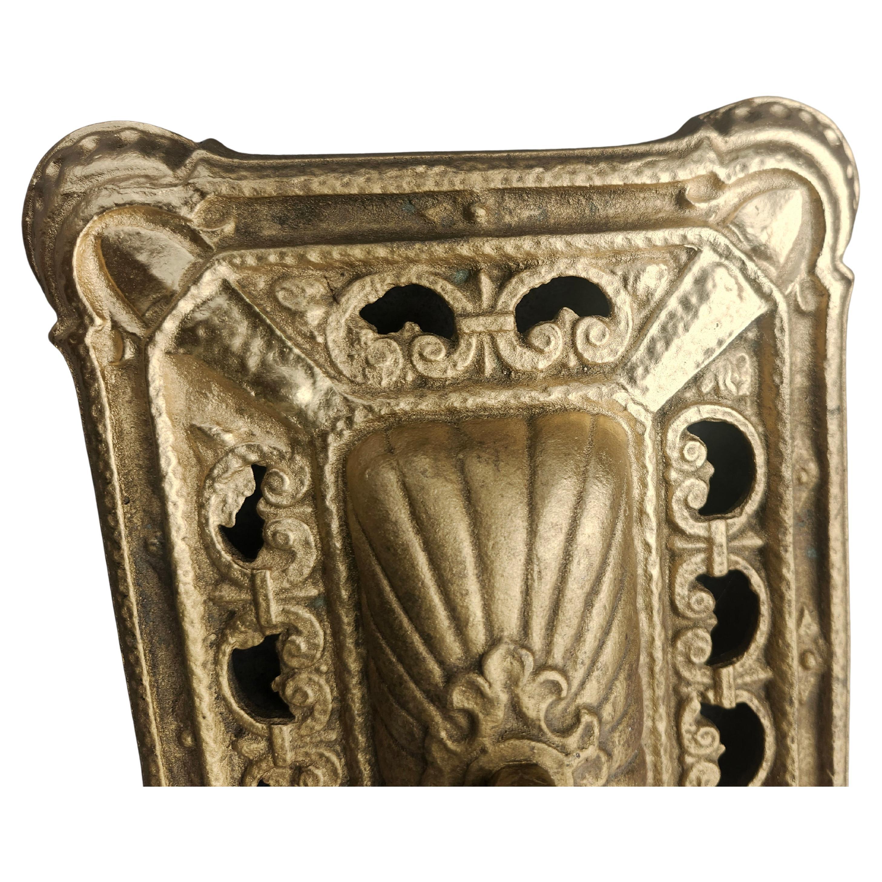Art Deco Fischglasständer aus Gusseisen von 1930 mit Klarglasschale (Gegossen) im Angebot