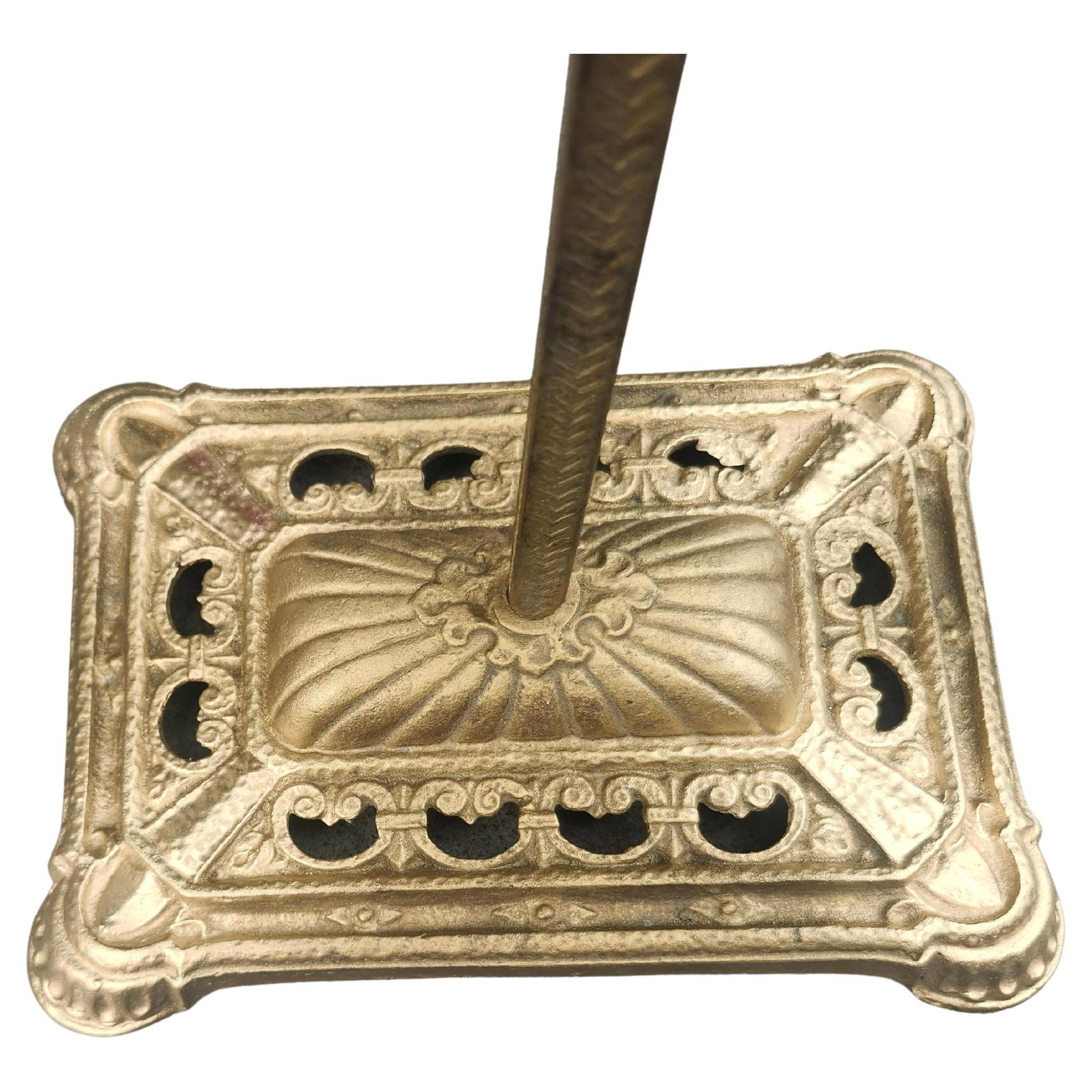 Art Deco Fischglasständer aus Gusseisen von 1930 mit Klarglasschale (Mitte des 20. Jahrhunderts) im Angebot