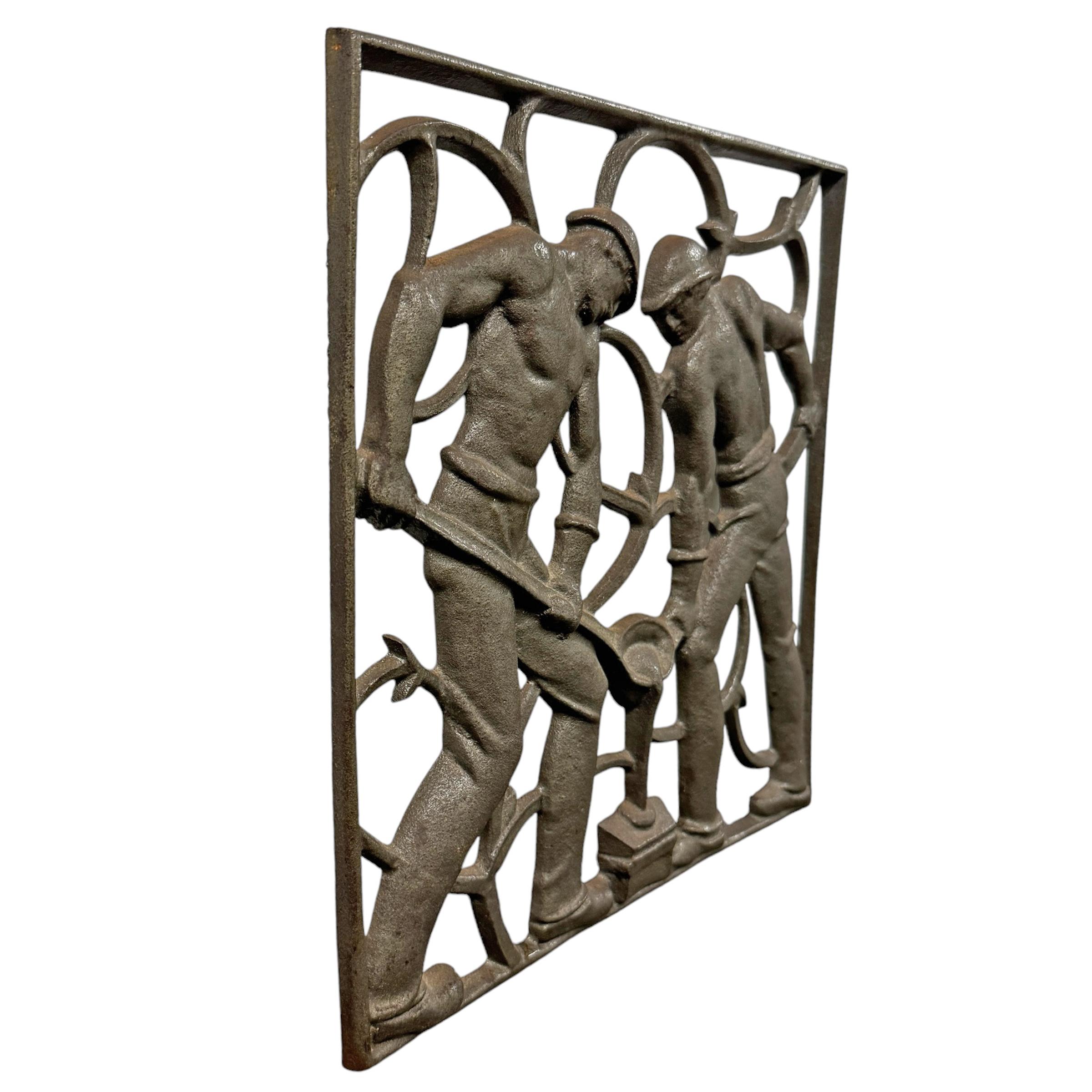 Art Déco Pannello per operai di fonderia in ghisa Art Deco in vendita