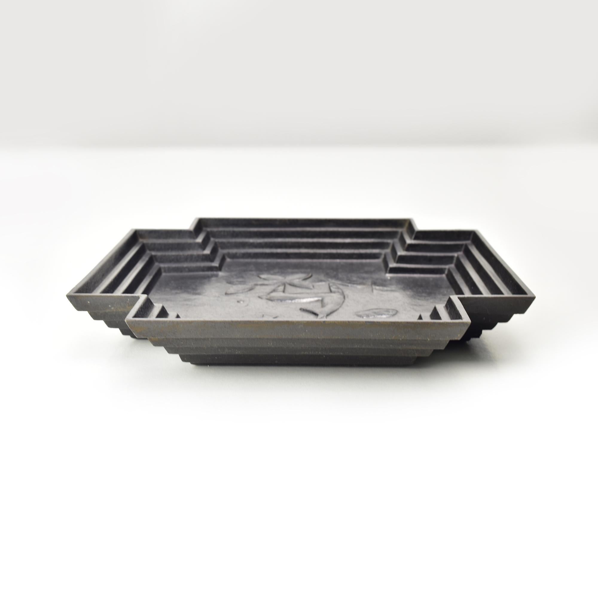 Art Deco Cast Iron Jewelry Bowl attr. Ivar Johnsson for Näfveqvarns Bruk 1920s In Good Condition In Bad Säckingen, DE