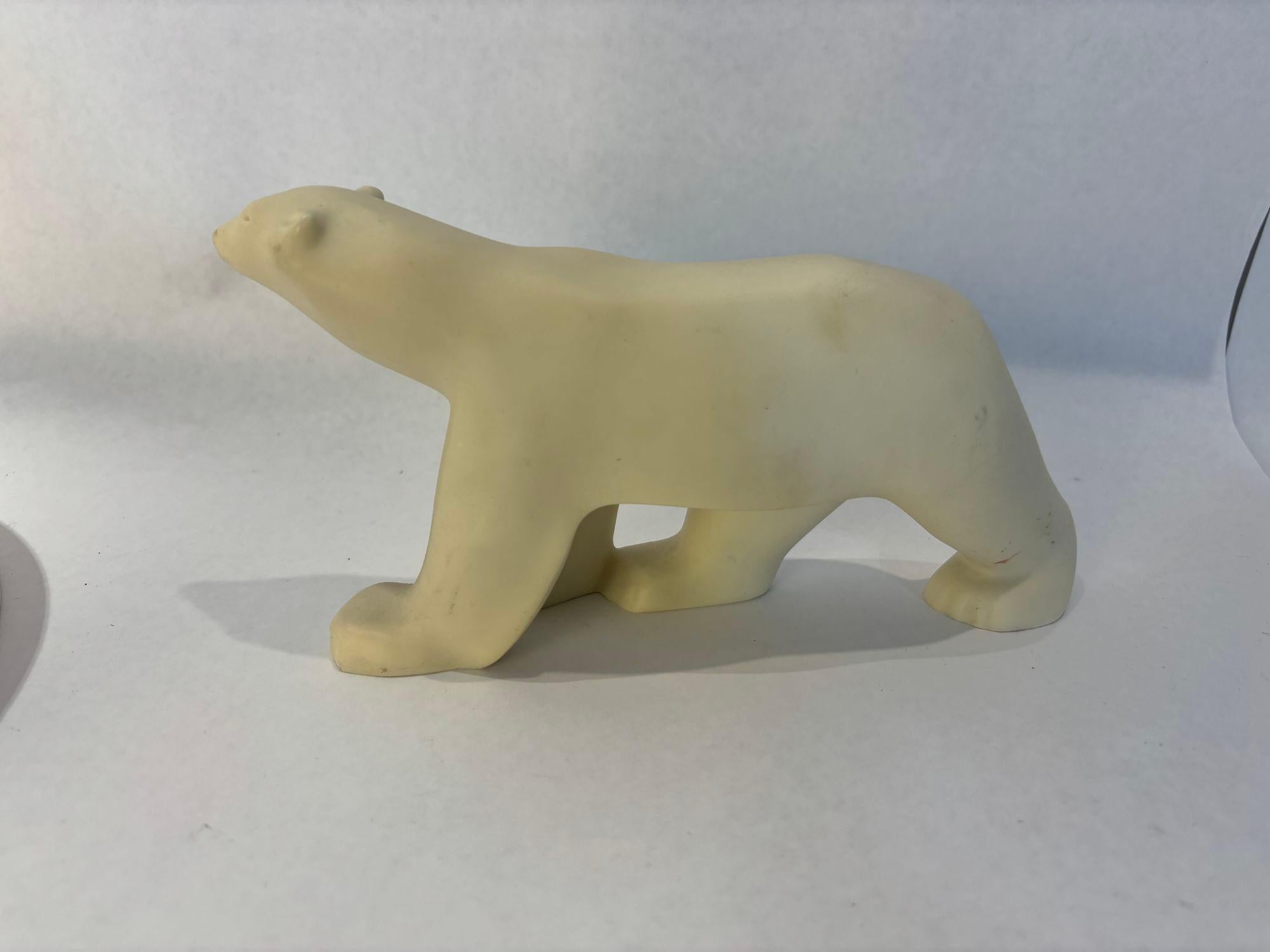 XX secolo Scultura di orso polare bianco in resina Art Déco di Francois Pompon in vendita