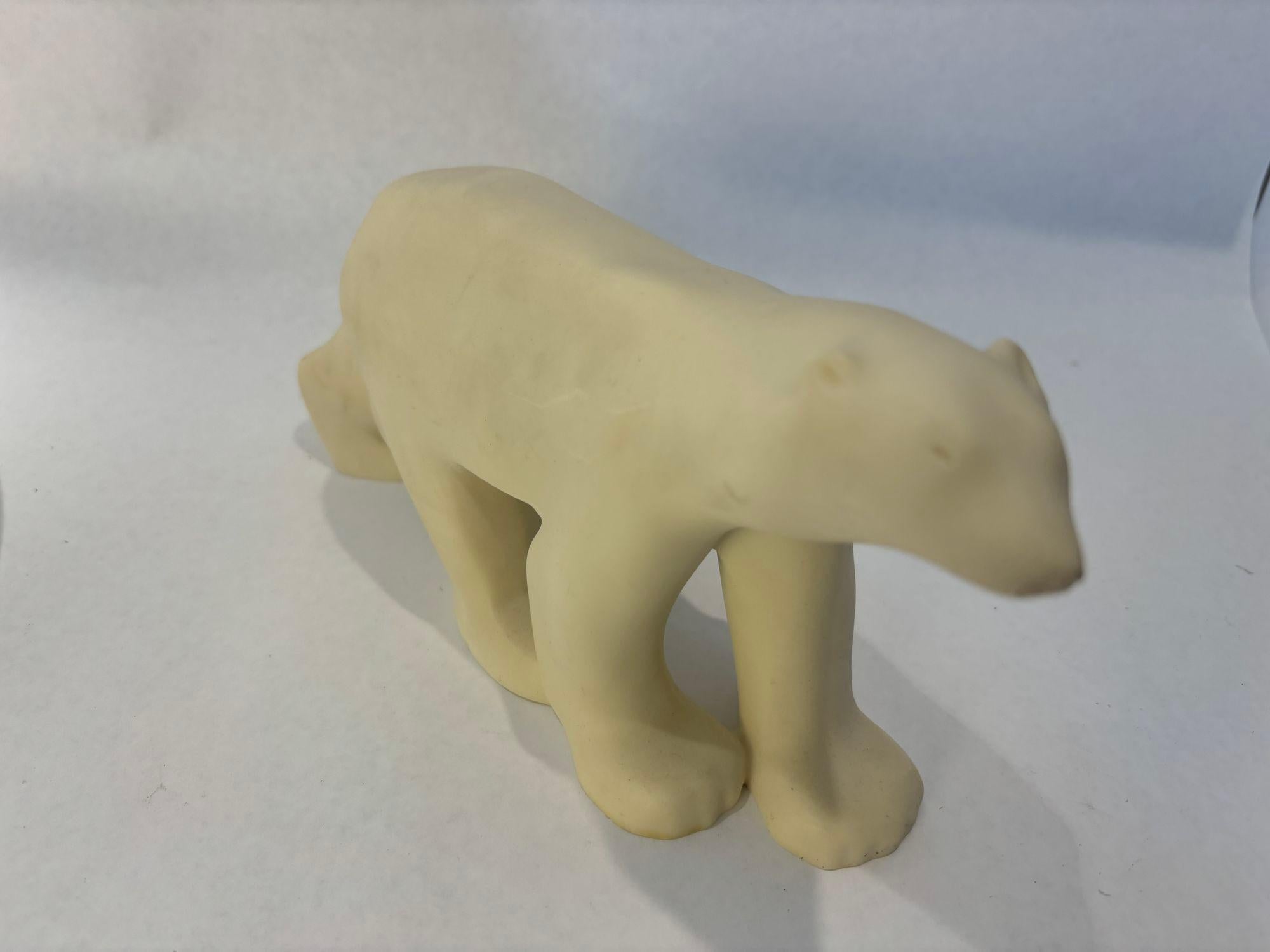 Scultura di orso polare bianco in resina Art Déco di Francois Pompon in vendita 1